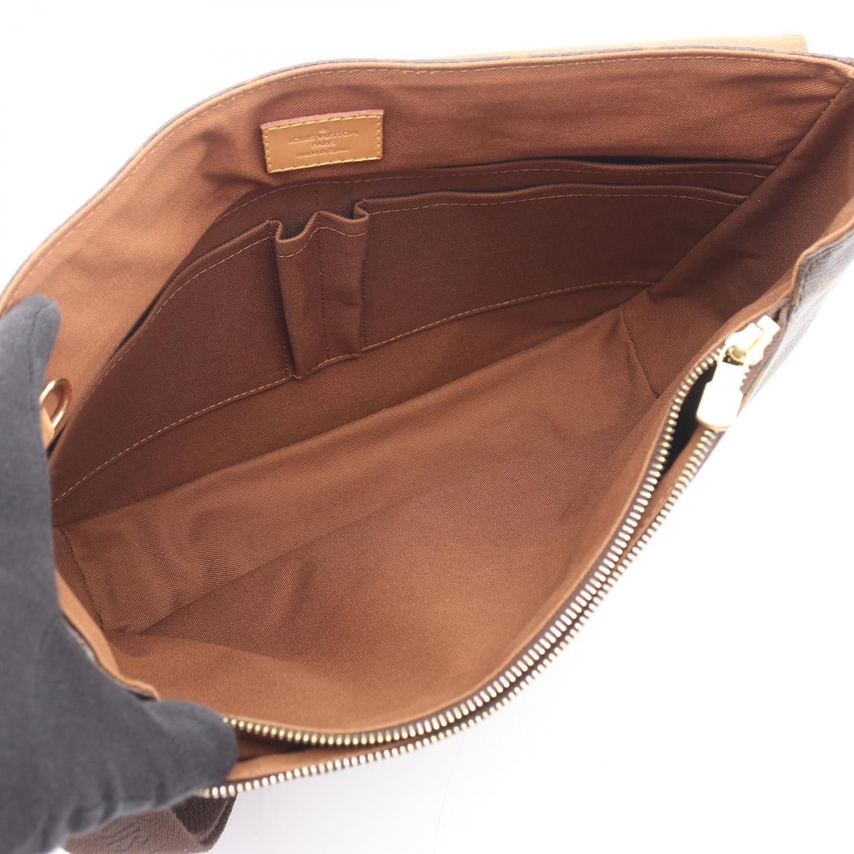 Louis Vuitton Louis Vuitton Louis Vuitton Messenger Beaubourg MM Monogram Shoulder Bag Textile Shoulder Bag M97038 DUTY FREE for USA Size ONE SIZE - 3 Thumbnail