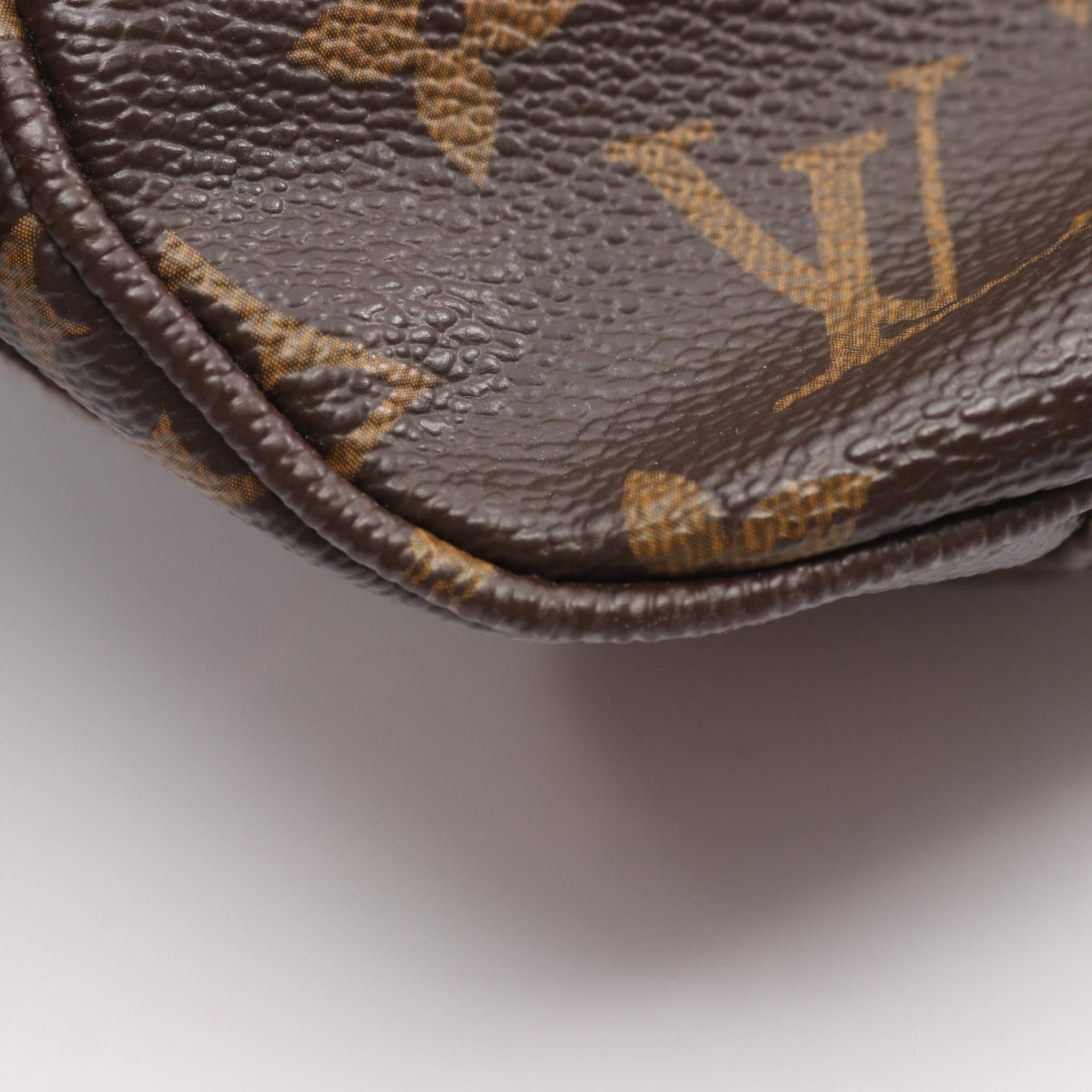 Louis Vuitton Louis Vuitton Louis Vuitton Messenger Beaubourg MM Monogram Shoulder Bag Textile Shoulder Bag M97038 DUTY FREE for USA Size ONE SIZE - 7 Thumbnail