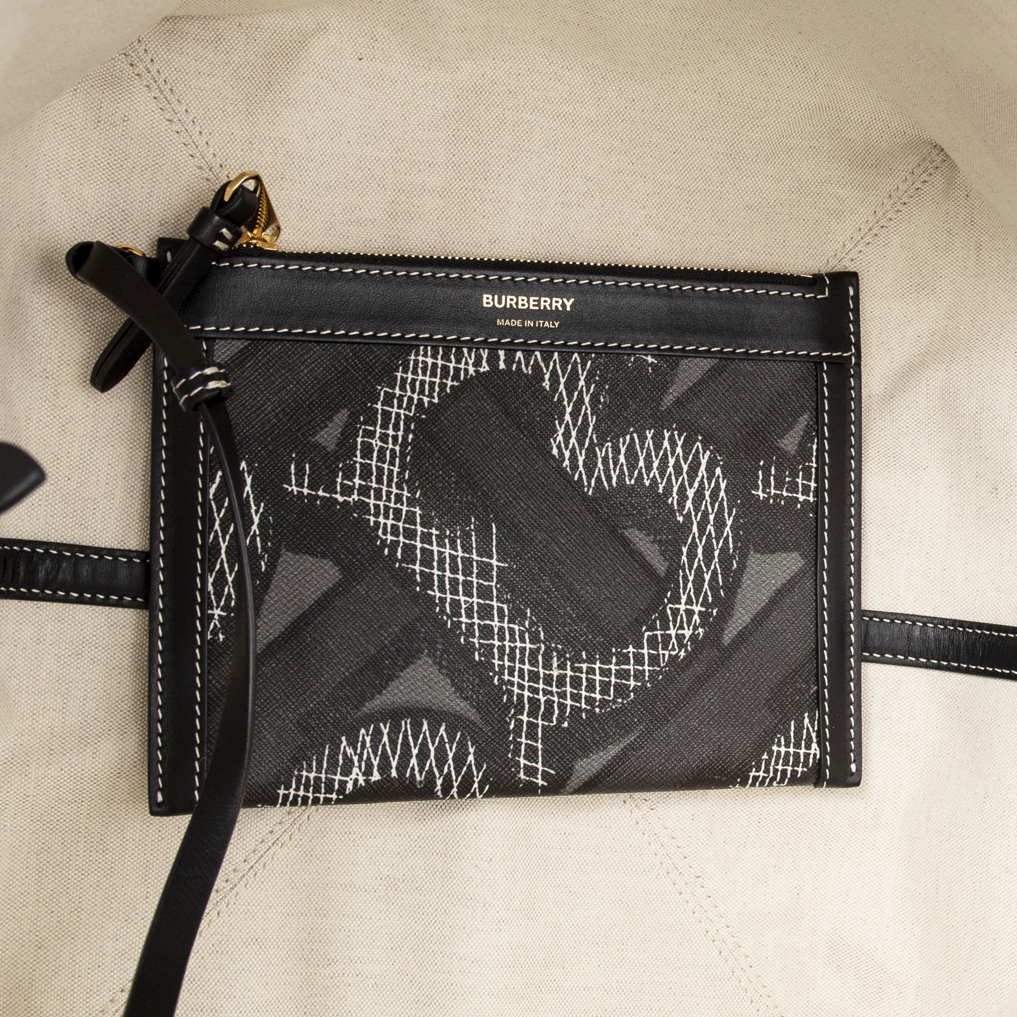 Burberry TB Print Beach Tote Size ONE SIZE - 8 Thumbnail