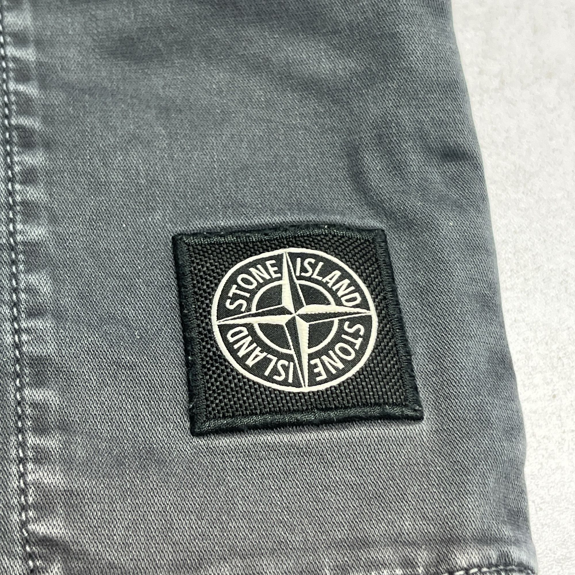 Stone Island Stone Island Logo Patch Cargo Shorts Size 33 Size US 33 - 5 Thumbnail