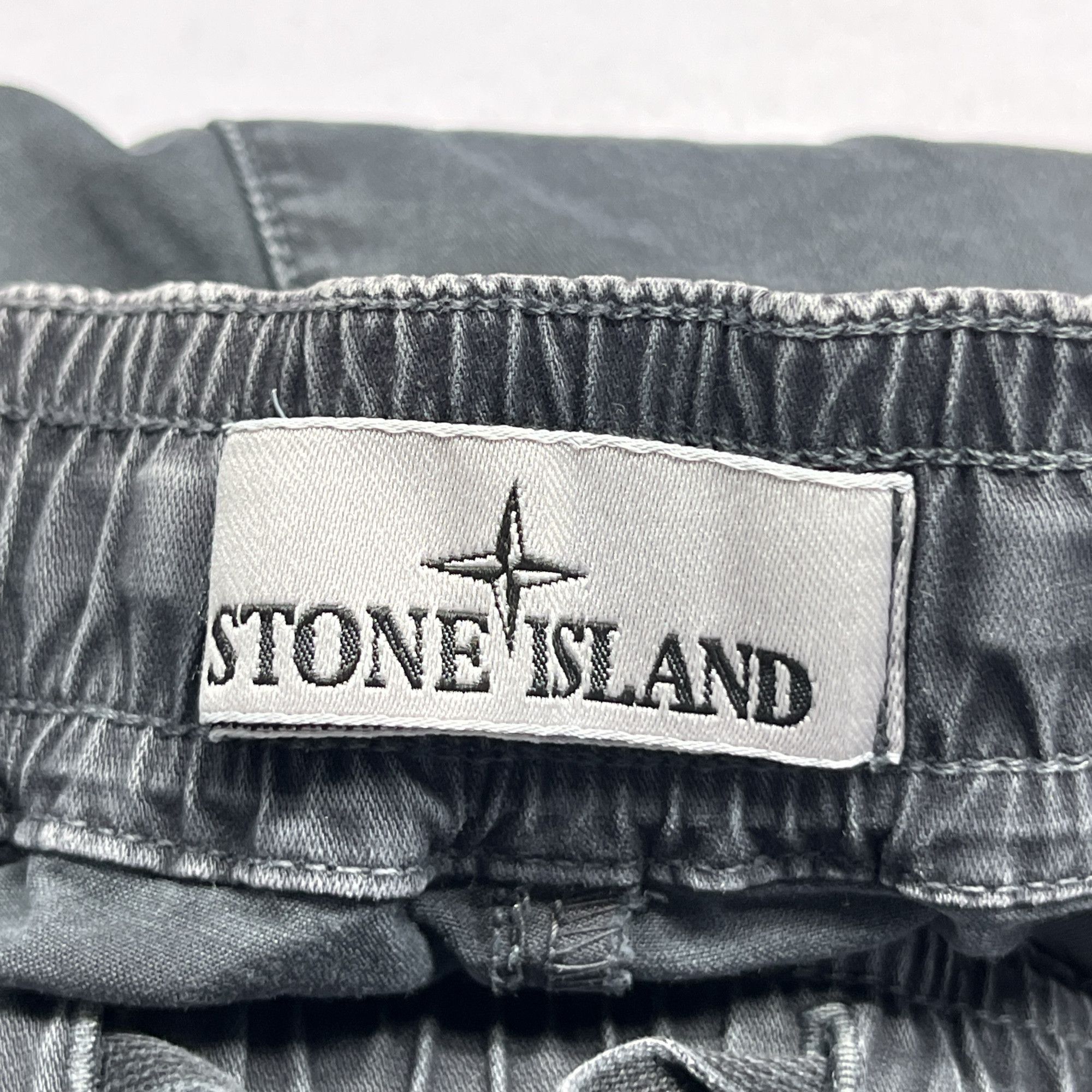 Stone Island Stone Island Logo Patch Cargo Shorts Size 33 Size US 33 - 3 Thumbnail