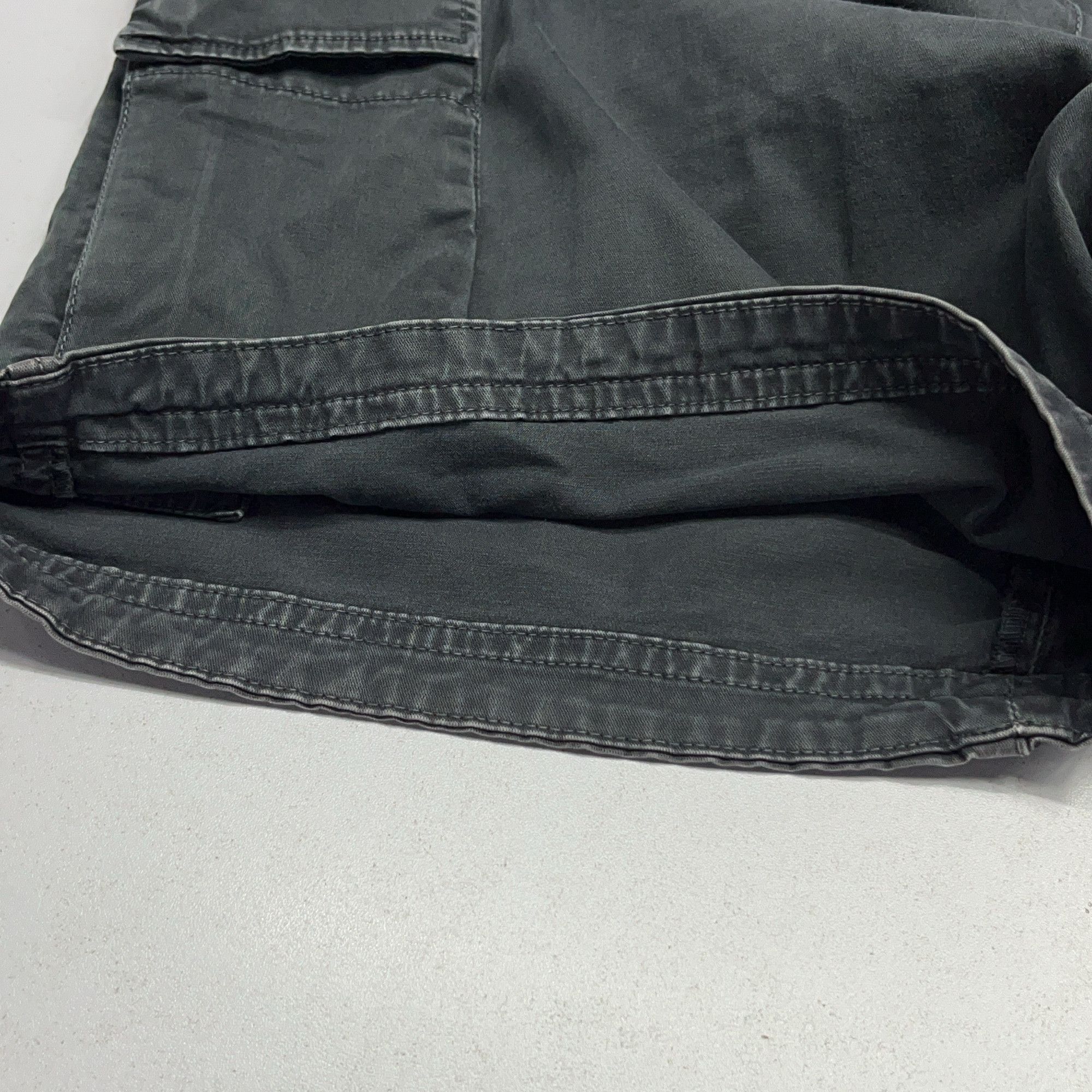 Stone Island Stone Island Logo Patch Cargo Shorts Size 33 Size US 33 - 12 Thumbnail