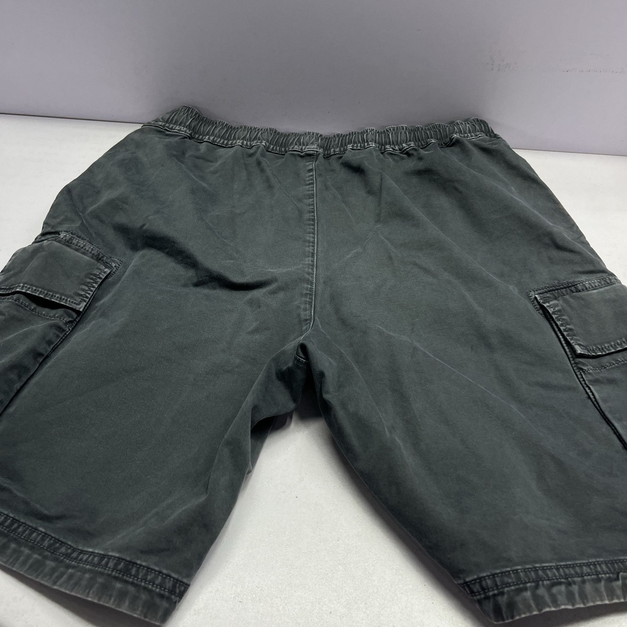 Stone Island Stone Island Logo Patch Cargo Shorts Size 33 Size US 33 - 6 Thumbnail