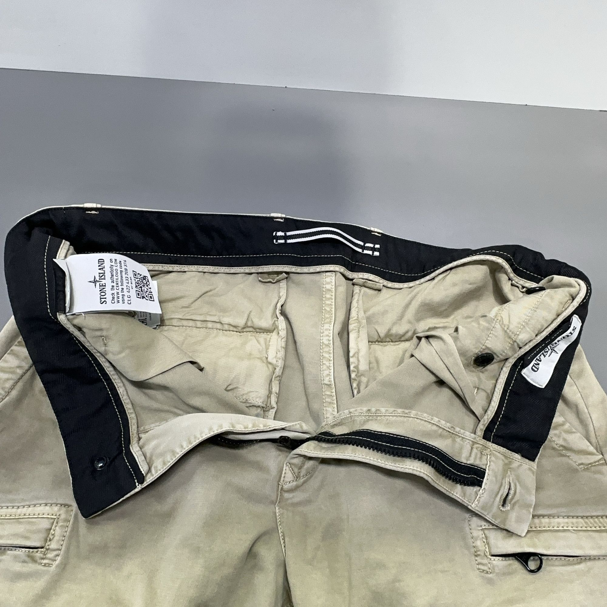 Stone Island Stone Island Logo Patch Cargo Shorts Size 30 Size US 30 / EU 46 - 8 Thumbnail