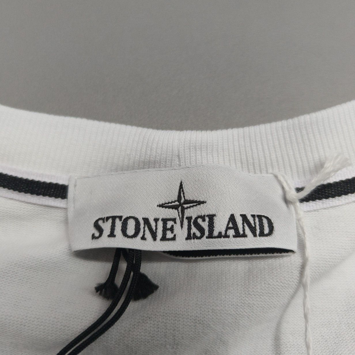 Stone Island Stone Island Blurred Logo T-Shirt Size L Size US L / EU 52-54 / 3 - 3 Thumbnail