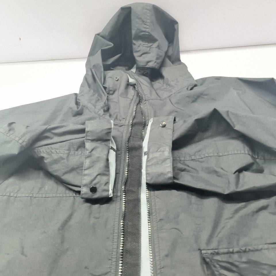 Stone Island Stone Island Logo Badge Waterproof Hooded Jacket Size XL Size US XL / EU 56 / 4 - 13 Thumbnail
