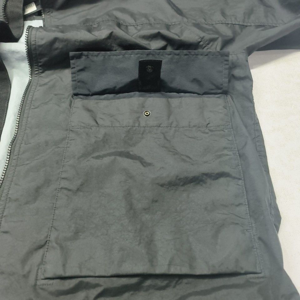 Stone Island Stone Island Logo Badge Waterproof Hooded Jacket Size XL Size US XL / EU 56 / 4 - 16 Thumbnail