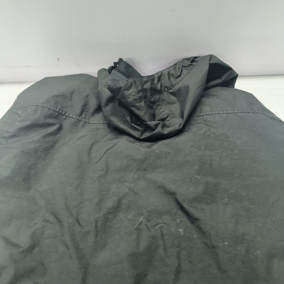 Stone Island Stone Island Logo Badge Waterproof Hooded Jacket Size XL Size US XL / EU 56 / 4 - 7 Thumbnail