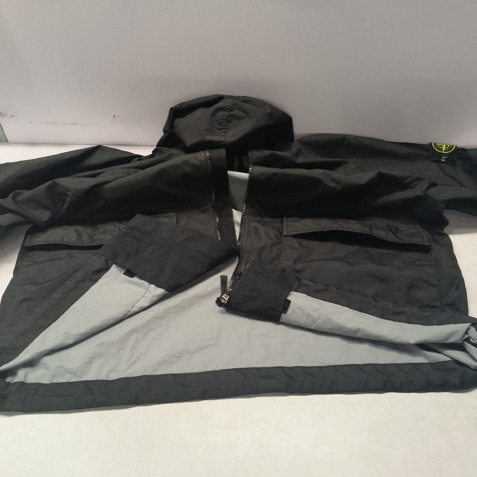 Stone Island Stone Island Logo Badge Waterproof Hooded Jacket Size XL Size US XL / EU 56 / 4 - 18 Thumbnail