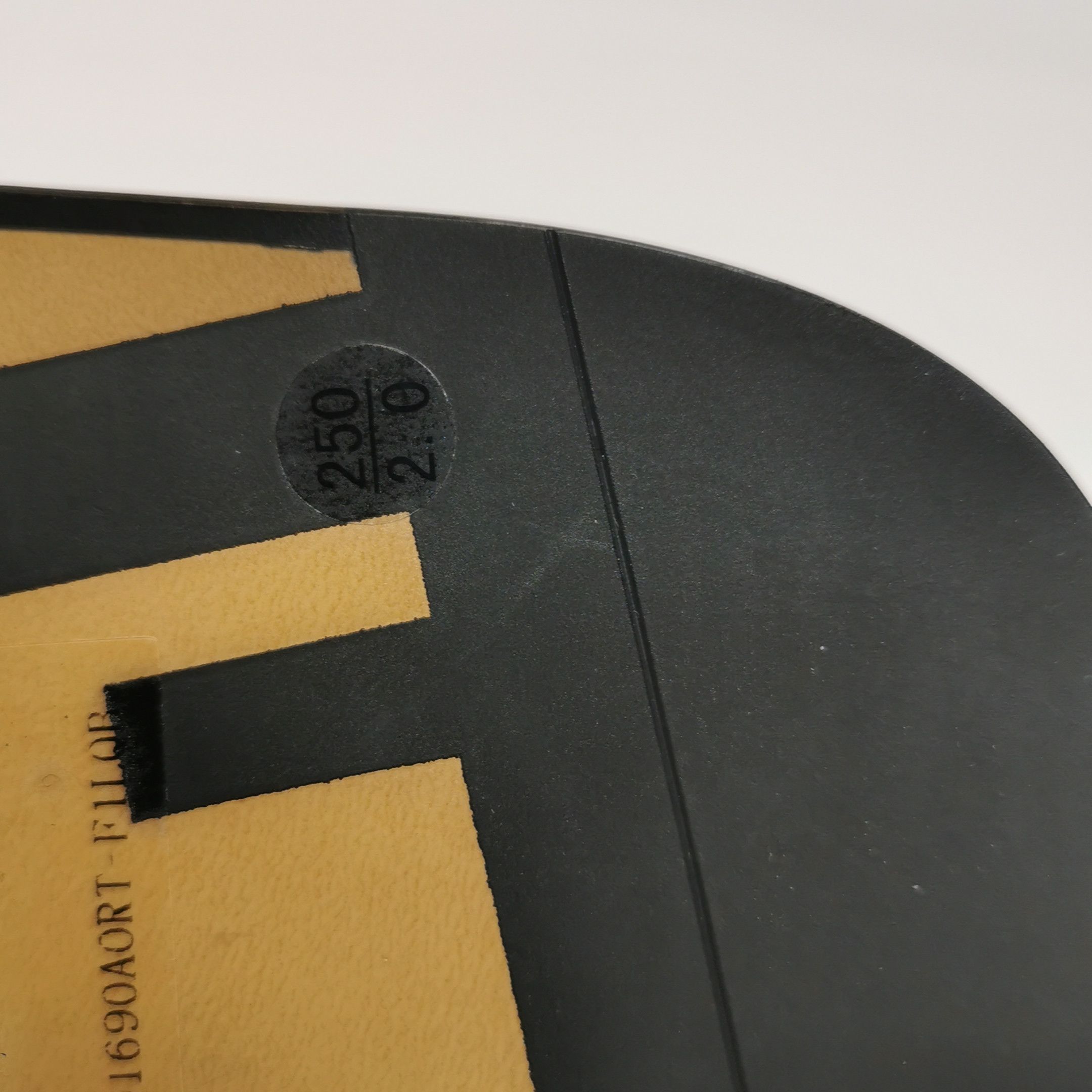 Fendi Fendi Men 7 Leather Size US 7 / EU 40 - 8 Thumbnail