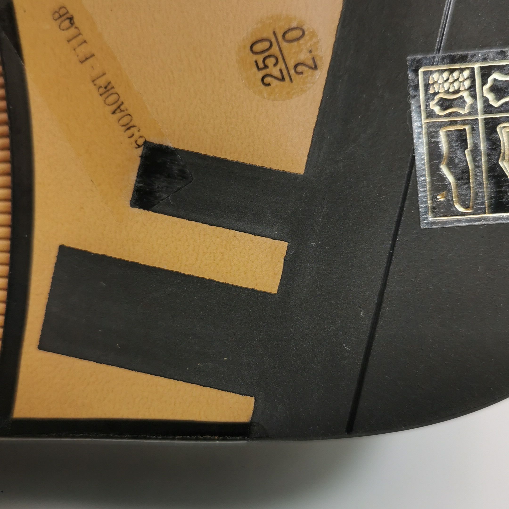 Fendi Fendi Men 7 Leather Size US 7 / EU 40 - 9 Thumbnail