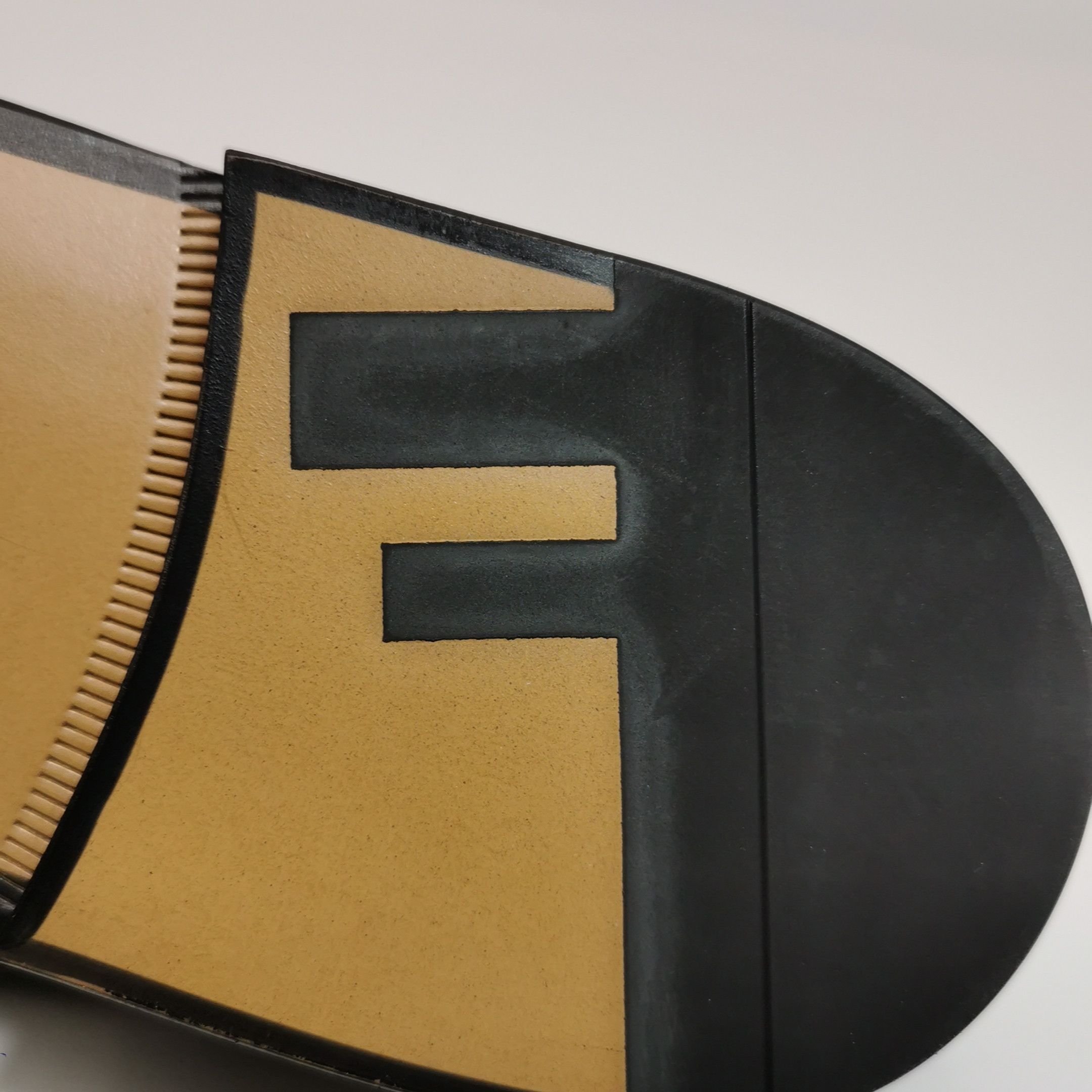 Fendi Fendi Men 10 Leather Size US 10 / EU 43 - 7 Thumbnail