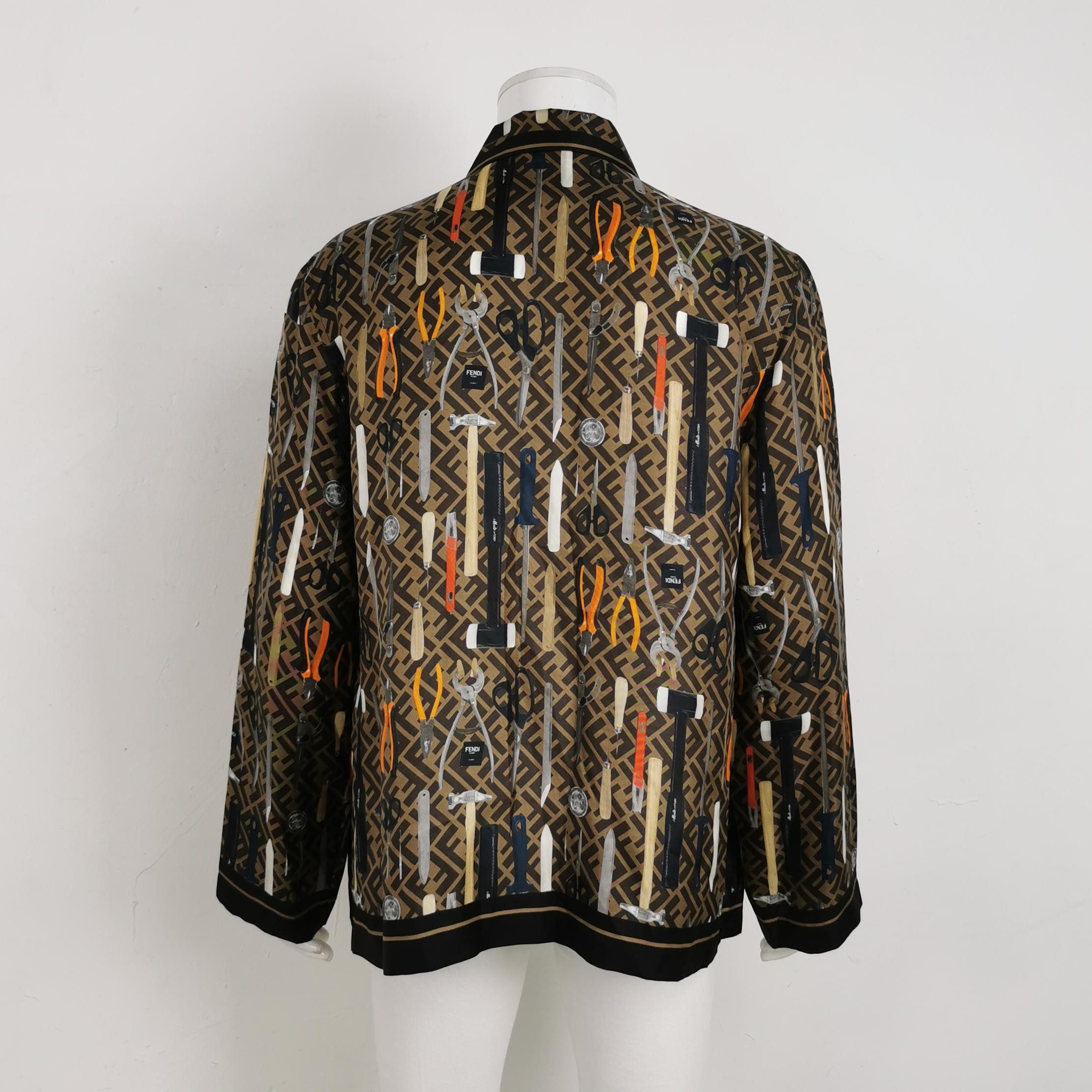 Fendi Fendi Men xl Button Ups Size US XL / EU 56 / 4 - 2 Thumbnail