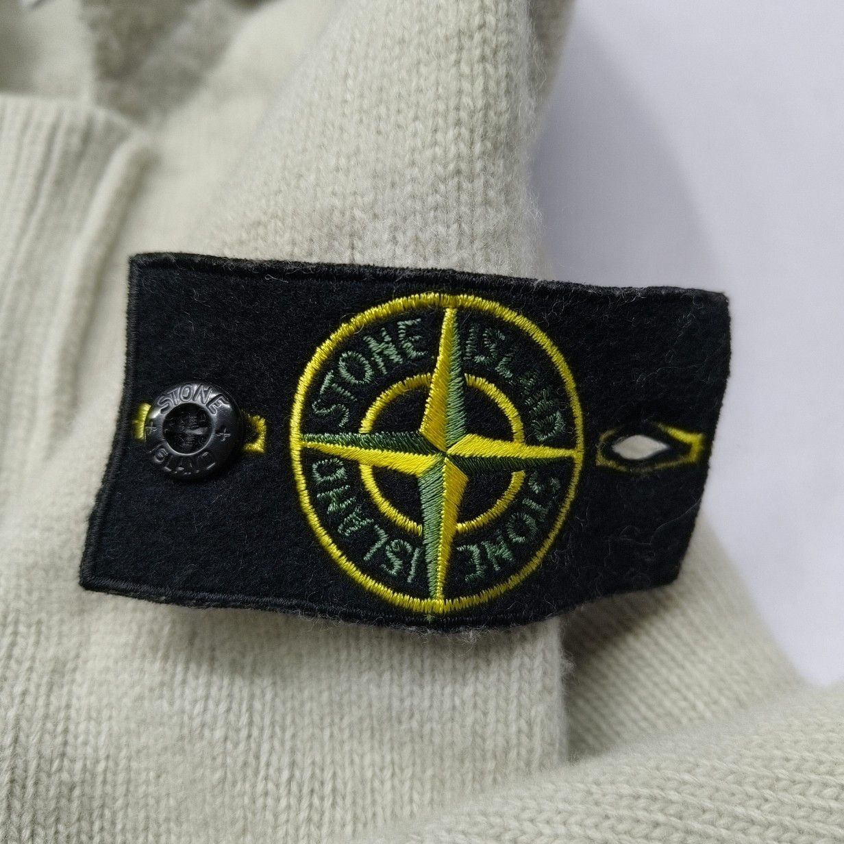 Stone Island STONE ISLAND Compass Patch Knit Cardigan Size S Size US S / EU 44-46 / 1 - 4 Thumbnail