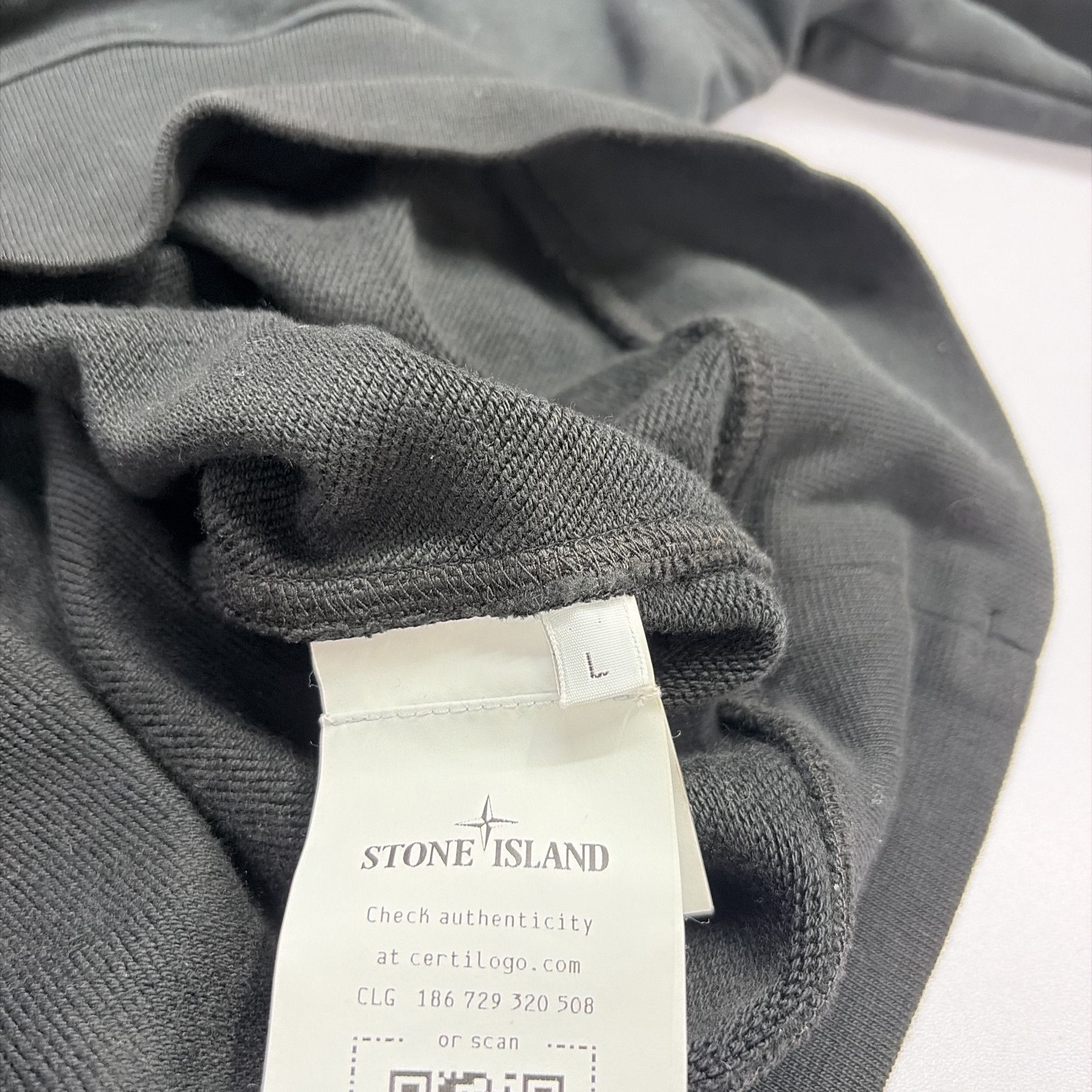 Stone Island Stone Island Compass Patch Sweatshirt Size L Size US L / EU 52-54 / 3 - 4 Thumbnail