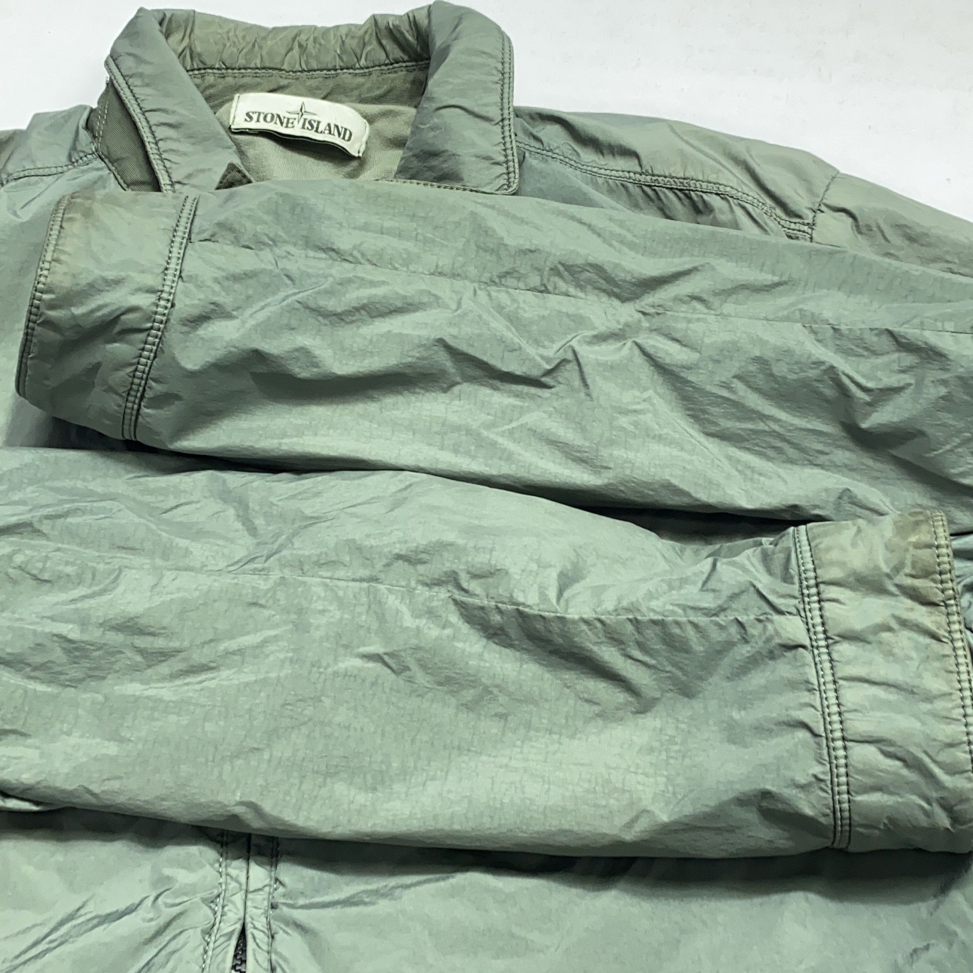 Stone Island Stone Island Logo Patch Light Jacket Green Size L Size US L / EU 52-54 / 3 - 13 Thumbnail