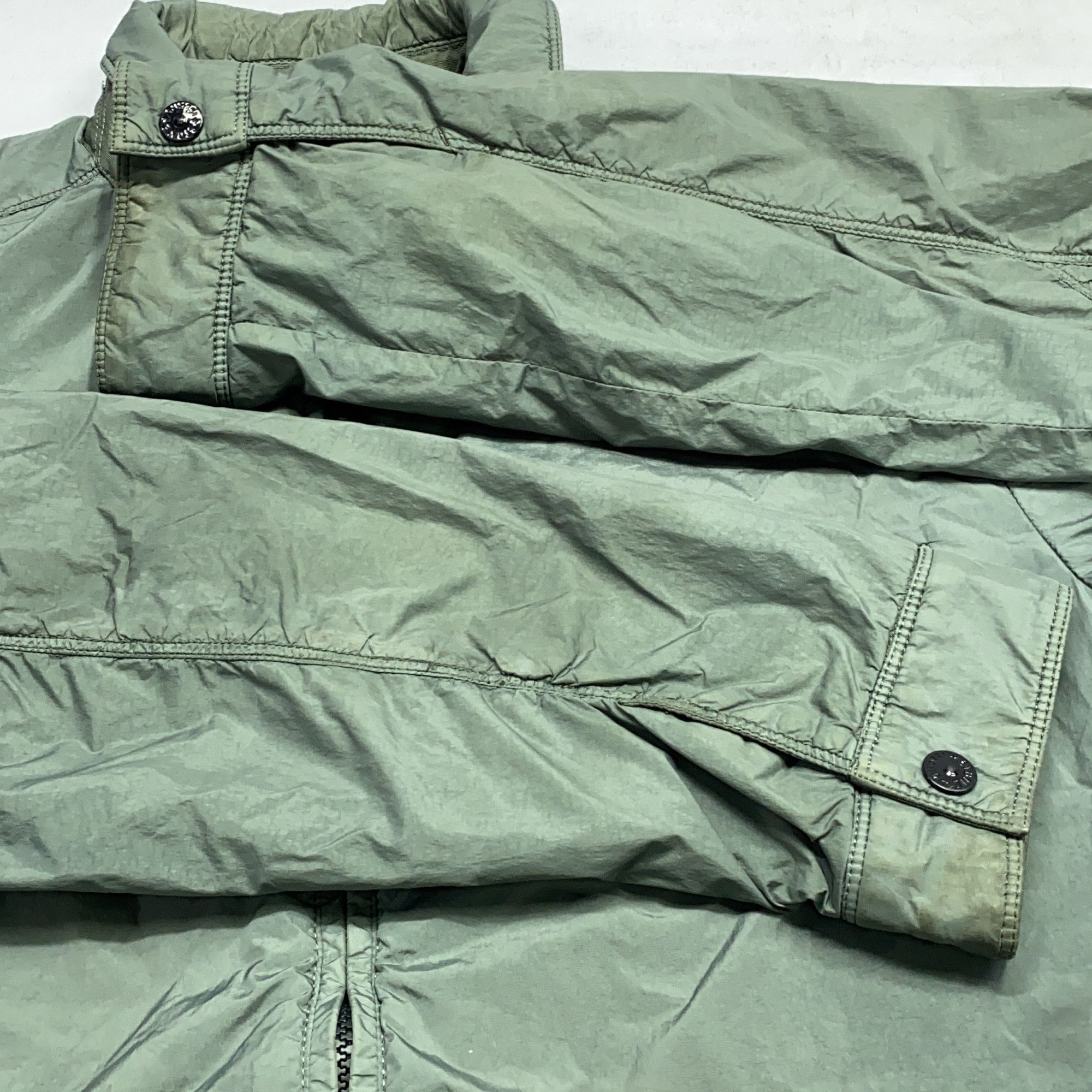 Stone Island Stone Island Logo Patch Light Jacket Green Size L Size US L / EU 52-54 / 3 - 12 Thumbnail
