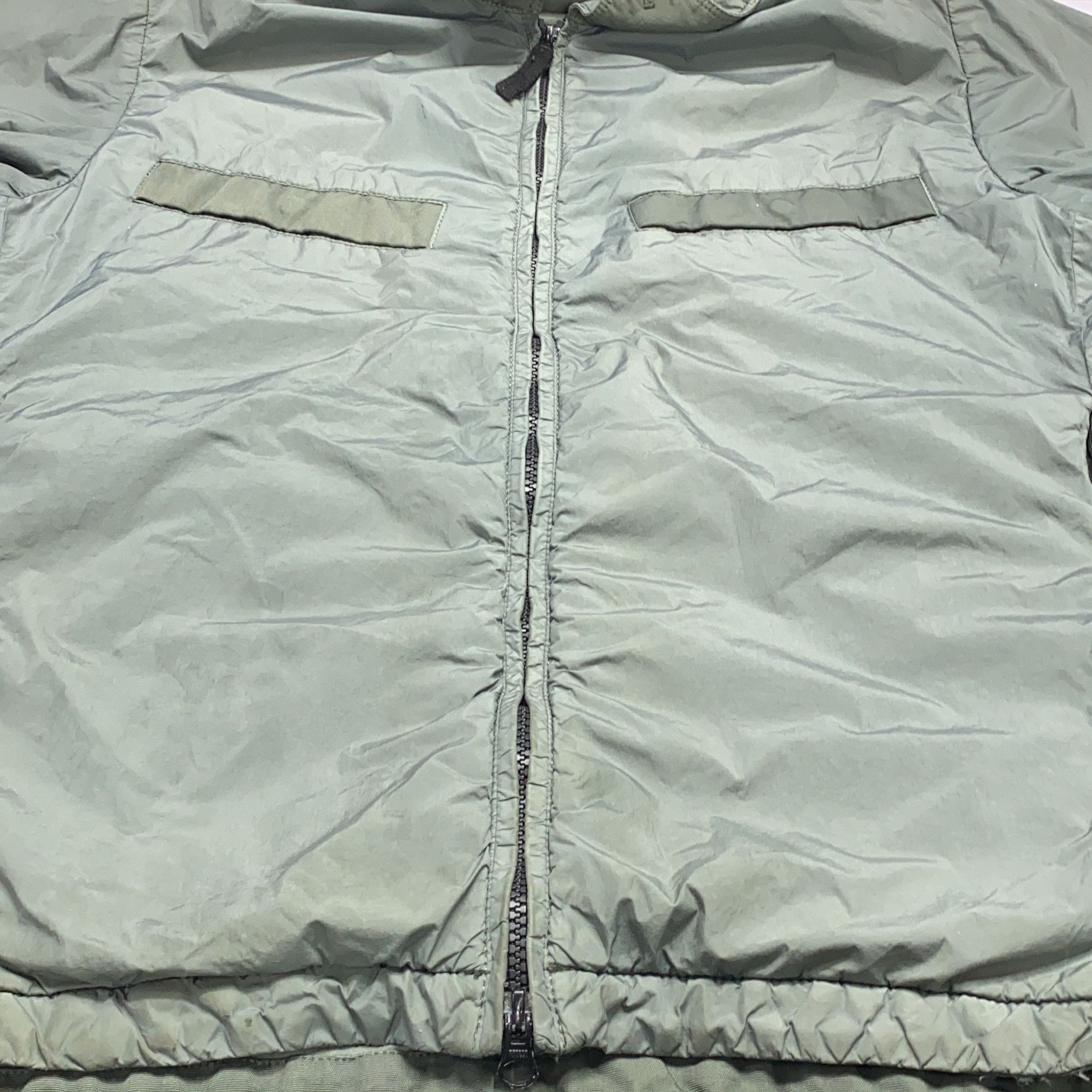 Stone Island Stone Island Logo Patch Light Jacket Green Size L Size US L / EU 52-54 / 3 - 15 Thumbnail