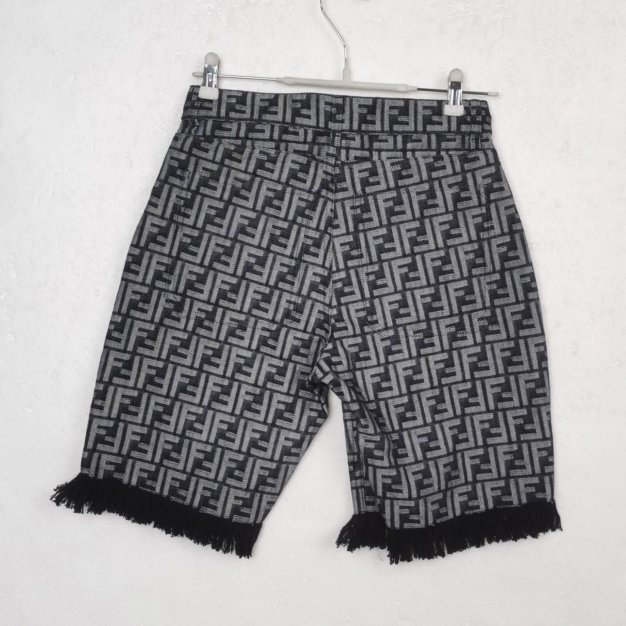Fendi Fendi Men 28 Shorts Size US 28 / EU 44 - 2 Thumbnail