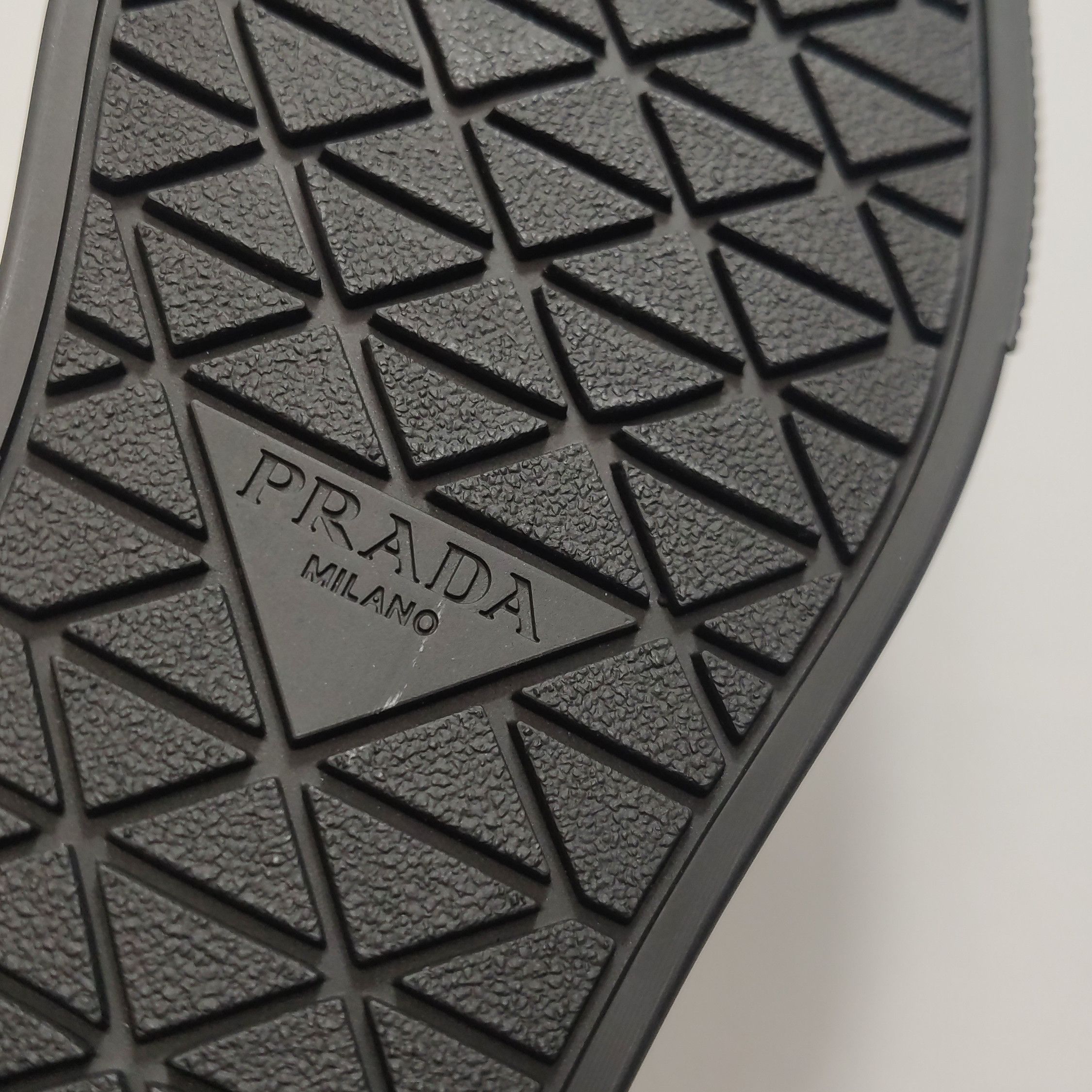 Prada Prada Men 9 Lowtop Sneakers Size US 9 / EU 42 - 8 Thumbnail