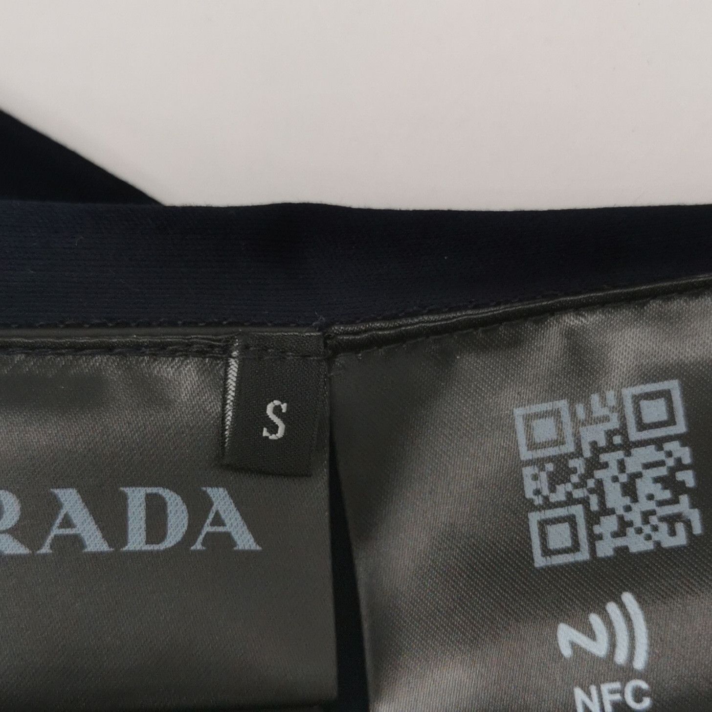 Prada Prada Men s Short Sleeve Shirts Size US S / EU 44-46 / 1 - 8 Thumbnail