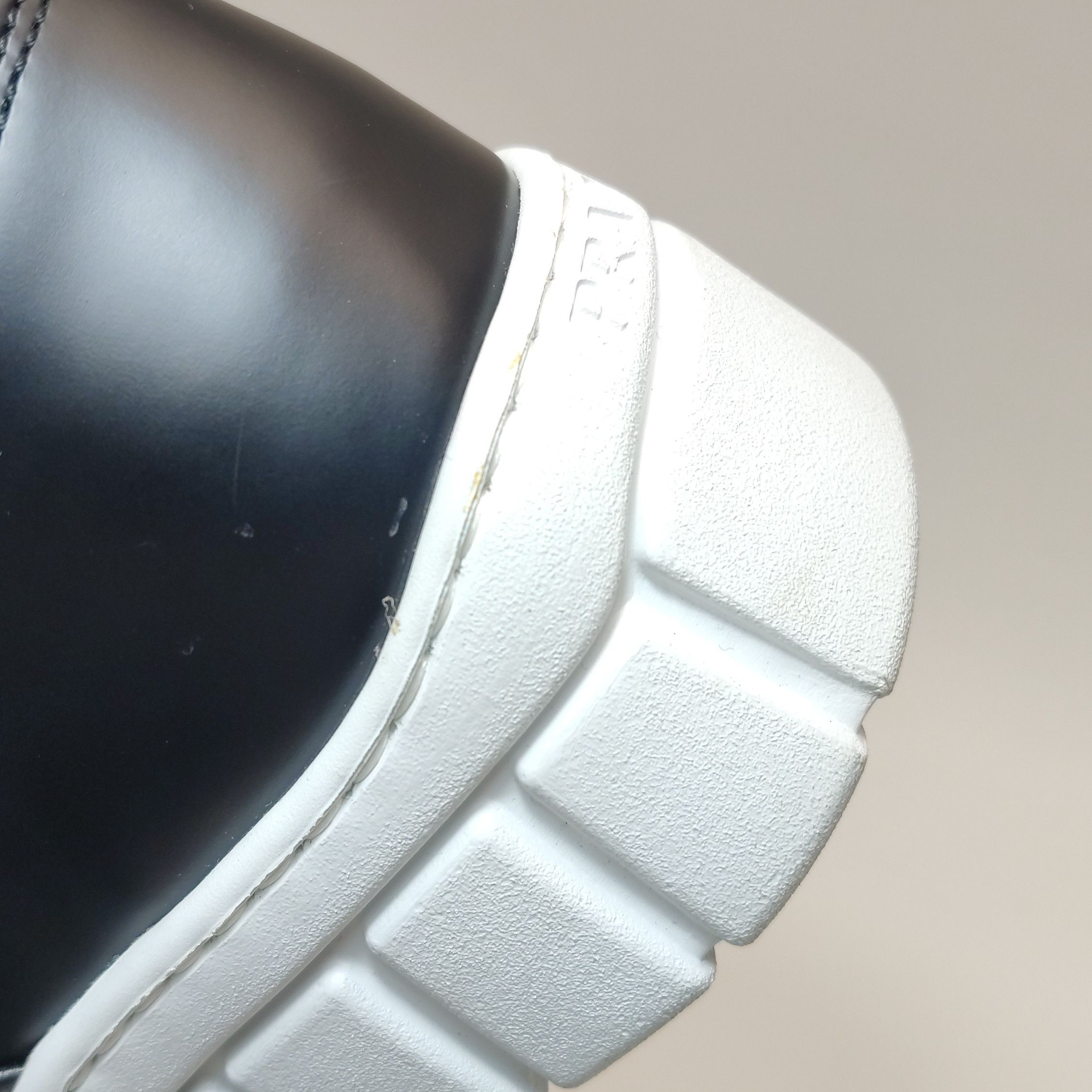 Prada Prada Men 10 Lowtop Sneakers Size US 10 / EU 43 - 7 Thumbnail