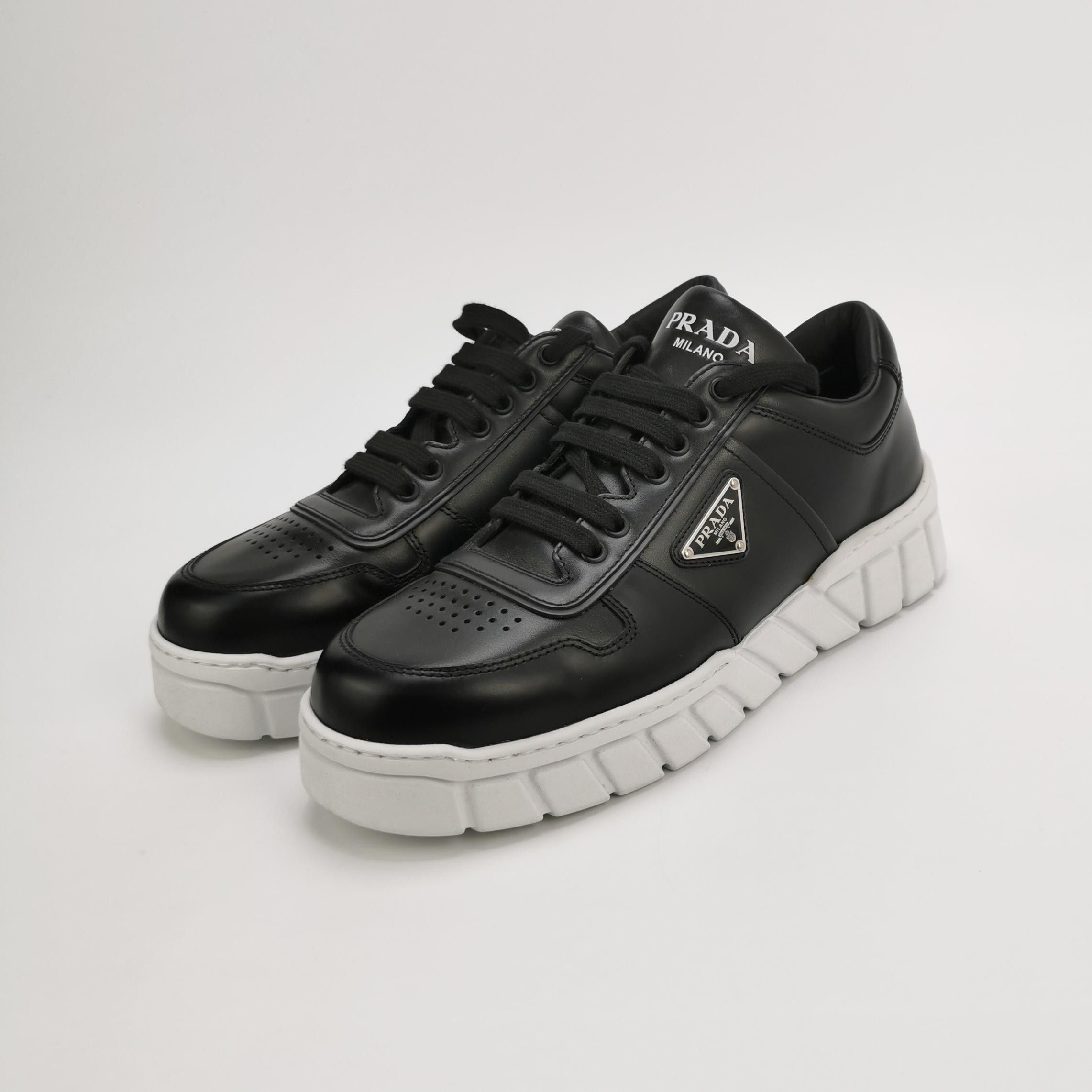 Prada Prada Men 10 Lowtop Sneakers Size US 10 / EU 43 - 2 Thumbnail