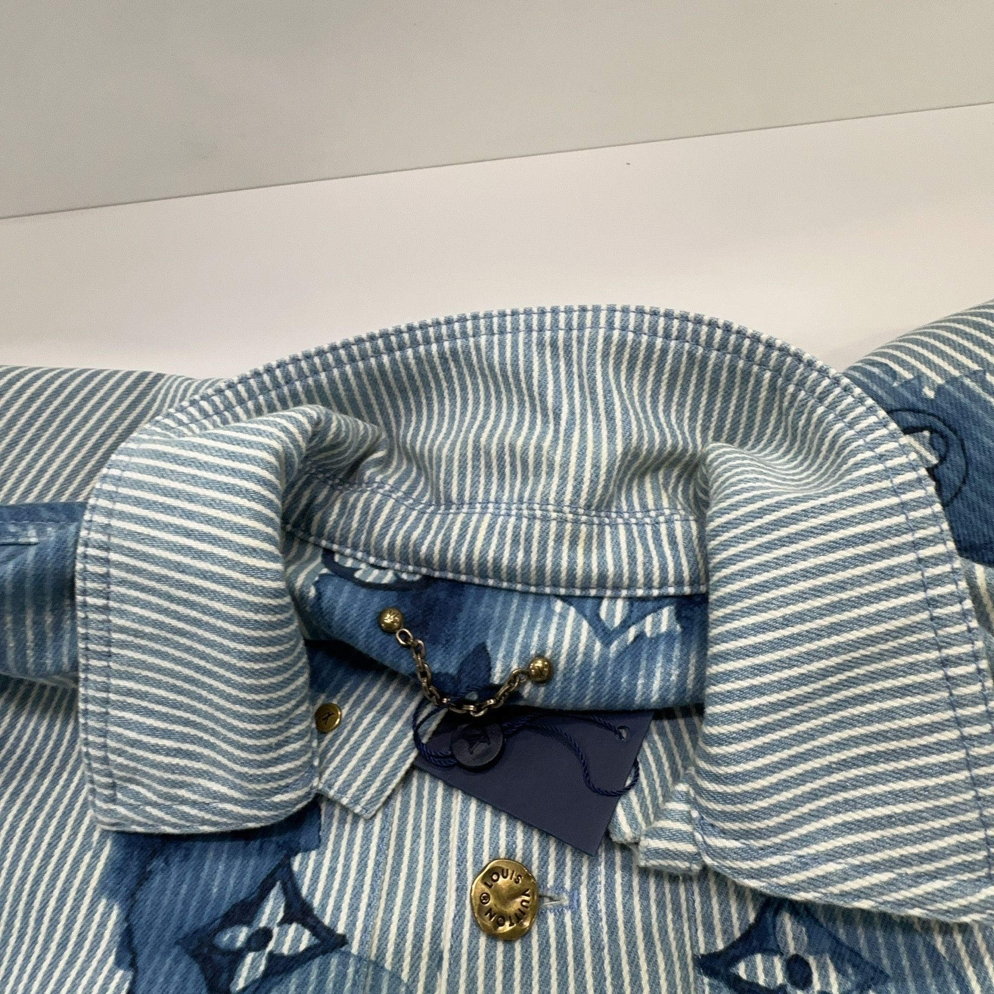 Louis Vuitton Louis Vuitton Monogram Stripe Button Up Shirt Size S Size US S / EU 44-46 / 1 - 7 Thumbnail