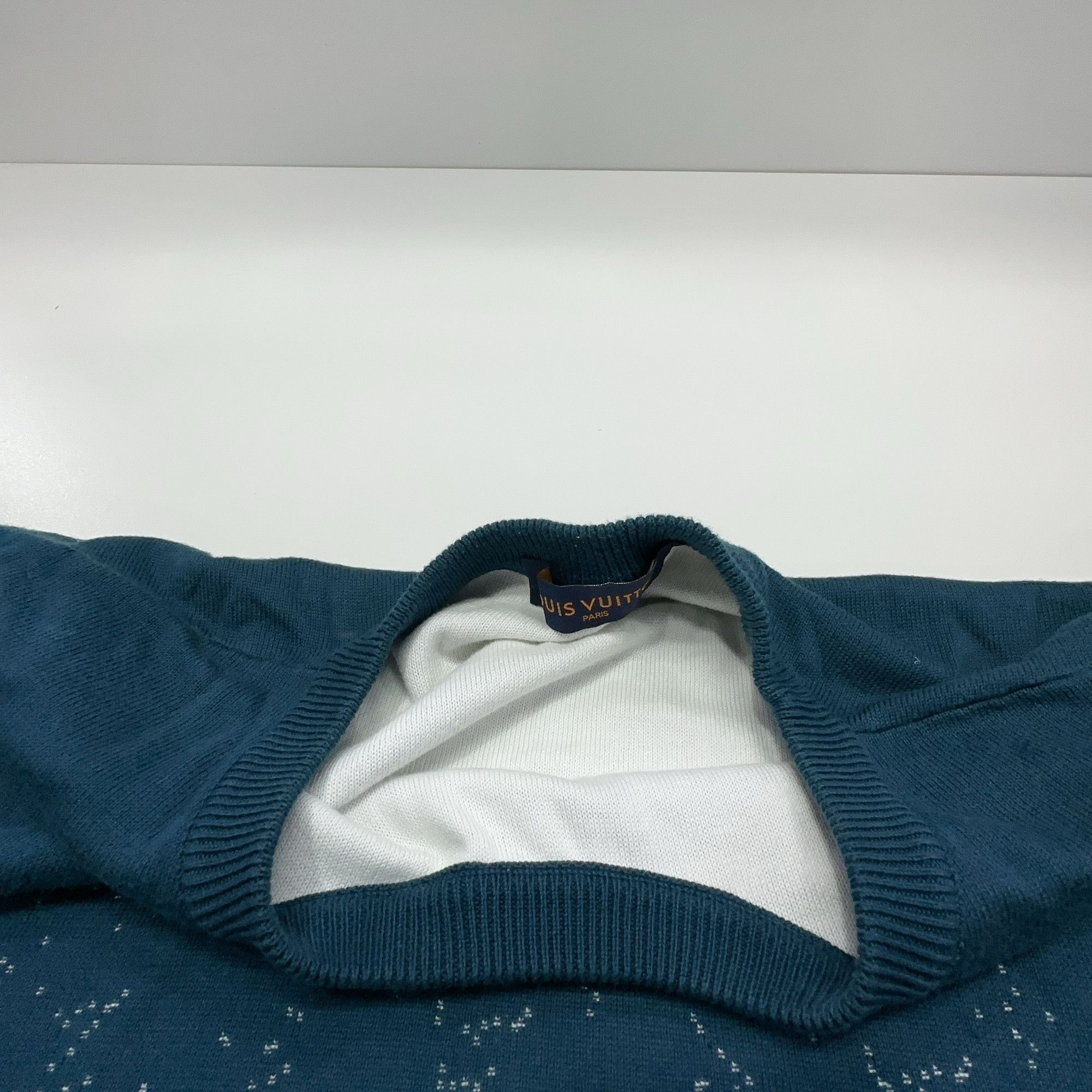 Louis Vuitton Louis Vuitton Monogram Gradient Sweater Size XL Size US XL / EU 56 / 4 - 5 Thumbnail