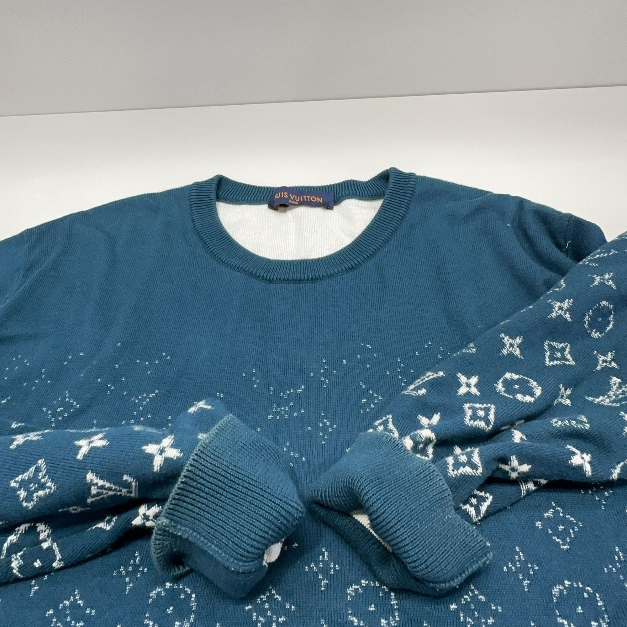 Louis Vuitton Louis Vuitton Monogram Gradient Sweater Size XL Size US XL / EU 56 / 4 - 11 Thumbnail