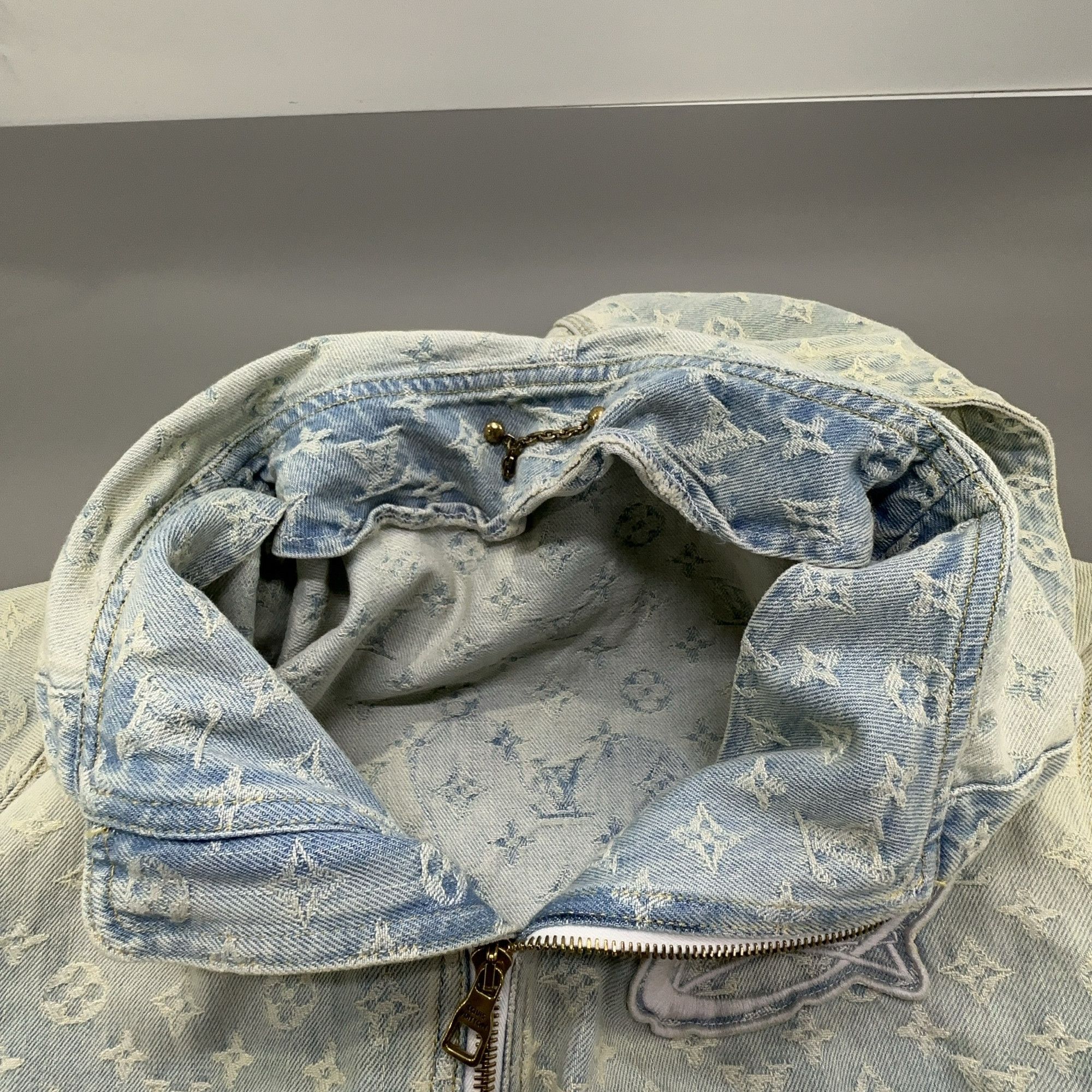 Louis Vuitton Louis Vuitton x NBA Monogram Denim Hoodie Jacket Size 48 Size US M / EU 48-50 / 2 - 5 Thumbnail