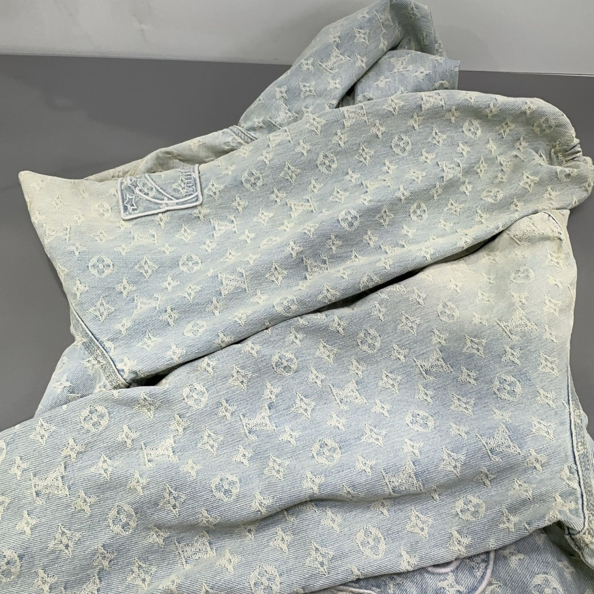 Louis Vuitton Louis Vuitton x NBA Monogram Denim Hoodie Jacket Size 48 Size US M / EU 48-50 / 2 - 16 Thumbnail