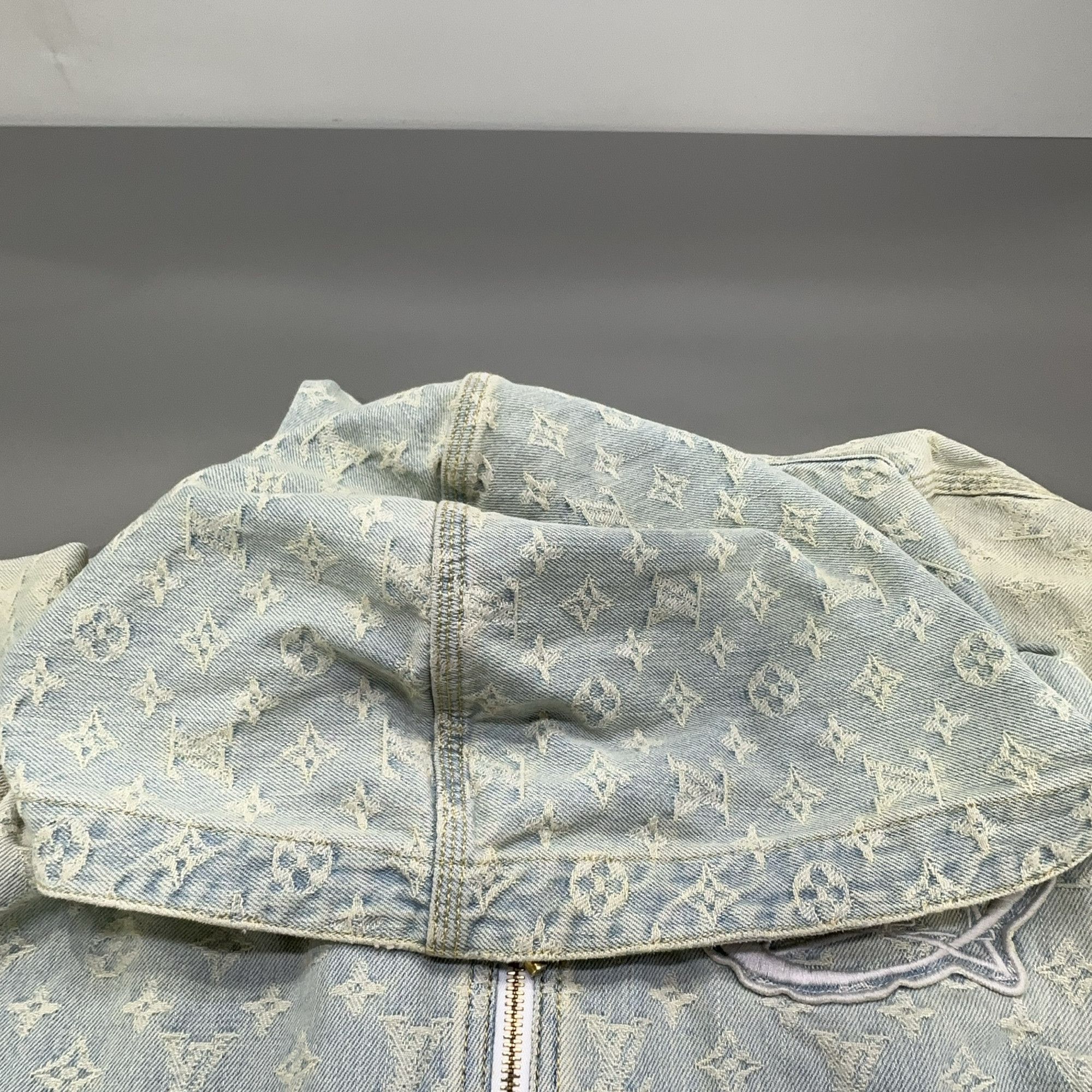 Louis Vuitton Louis Vuitton x NBA Monogram Denim Hoodie Jacket Size 48 Size US M / EU 48-50 / 2 - 7 Thumbnail