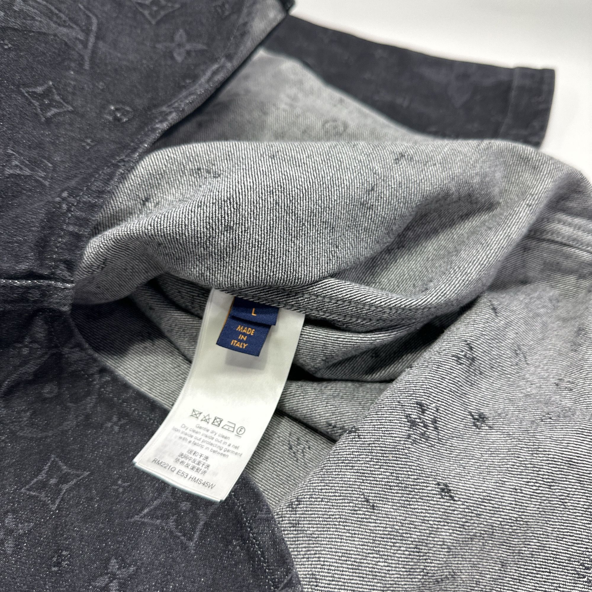 Louis Vuitton Louis Vuitton Monogram Denim Baseball Shirt Size L Size US L / EU 52-54 / 3 - 4 Thumbnail