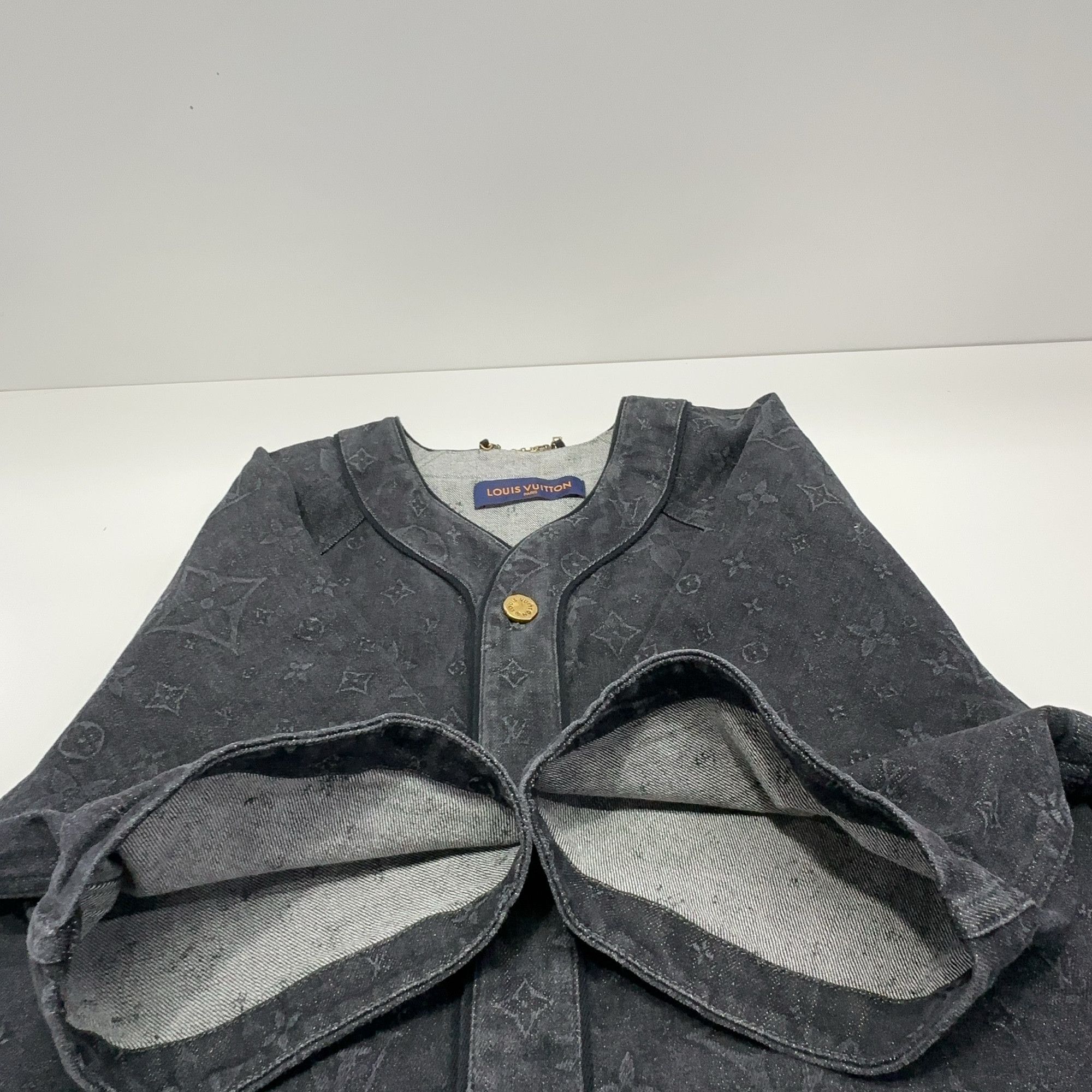 Louis Vuitton Louis Vuitton Monogram Denim Baseball Shirt Size L Size US L / EU 52-54 / 3 - 10 Thumbnail