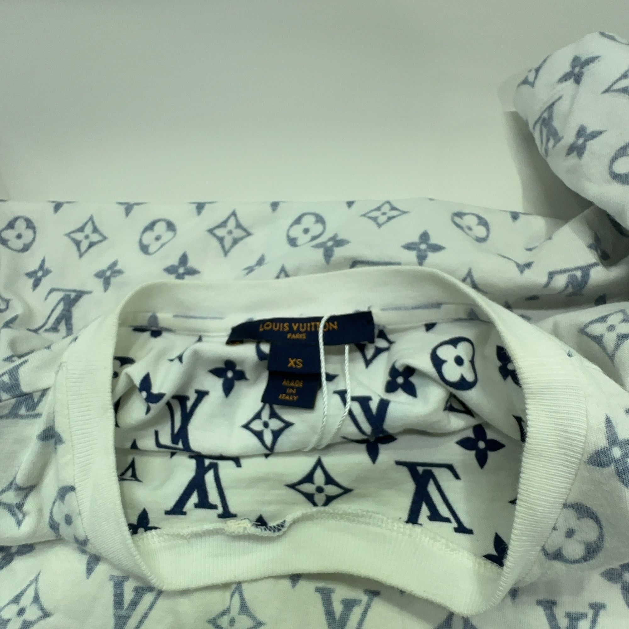 Louis Vuitton Louis Vuitton Monogram All-Over Print T-Shirt Size XS Size US XS / EU 42 / 0 - 5 Thumbnail