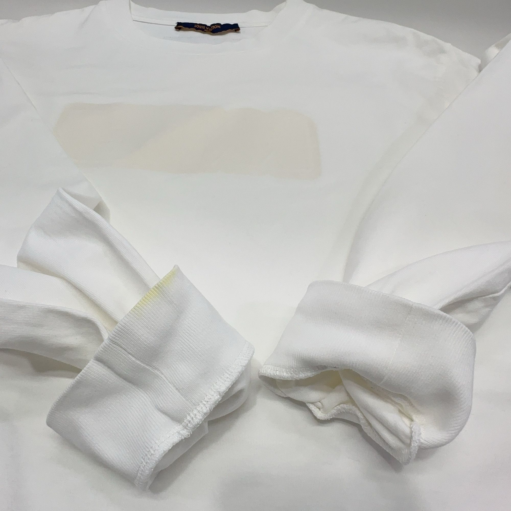 Louis Vuitton Louis Vuitton White Long Sleeve T-Shirt Size M Size US M / EU 48-50 / 2 - 11 Thumbnail