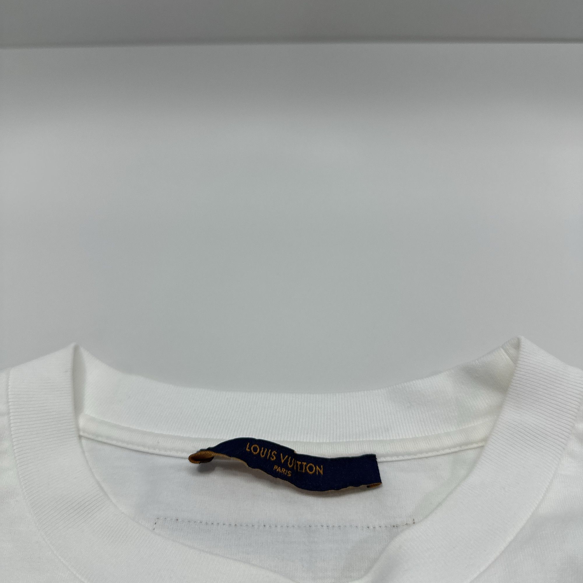 Louis Vuitton Louis Vuitton White Long Sleeve T-Shirt Size M Size US M / EU 48-50 / 2 - 3 Thumbnail