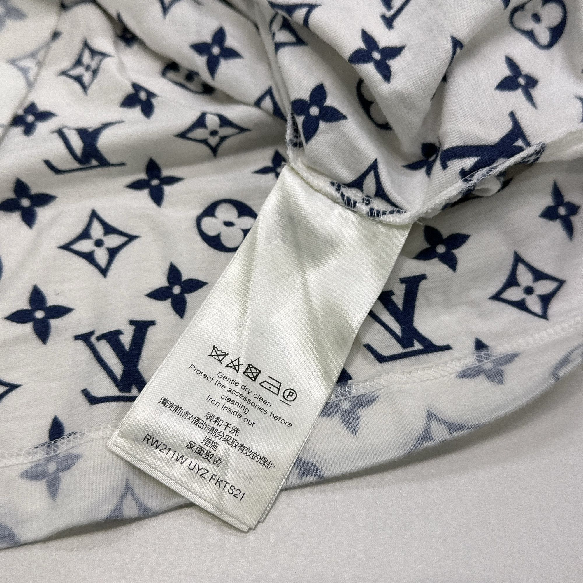 Louis Vuitton Louis Vuitton Monogram Chain T-Shirt Size M Size US M / EU 48-50 / 2 - 5 Thumbnail
