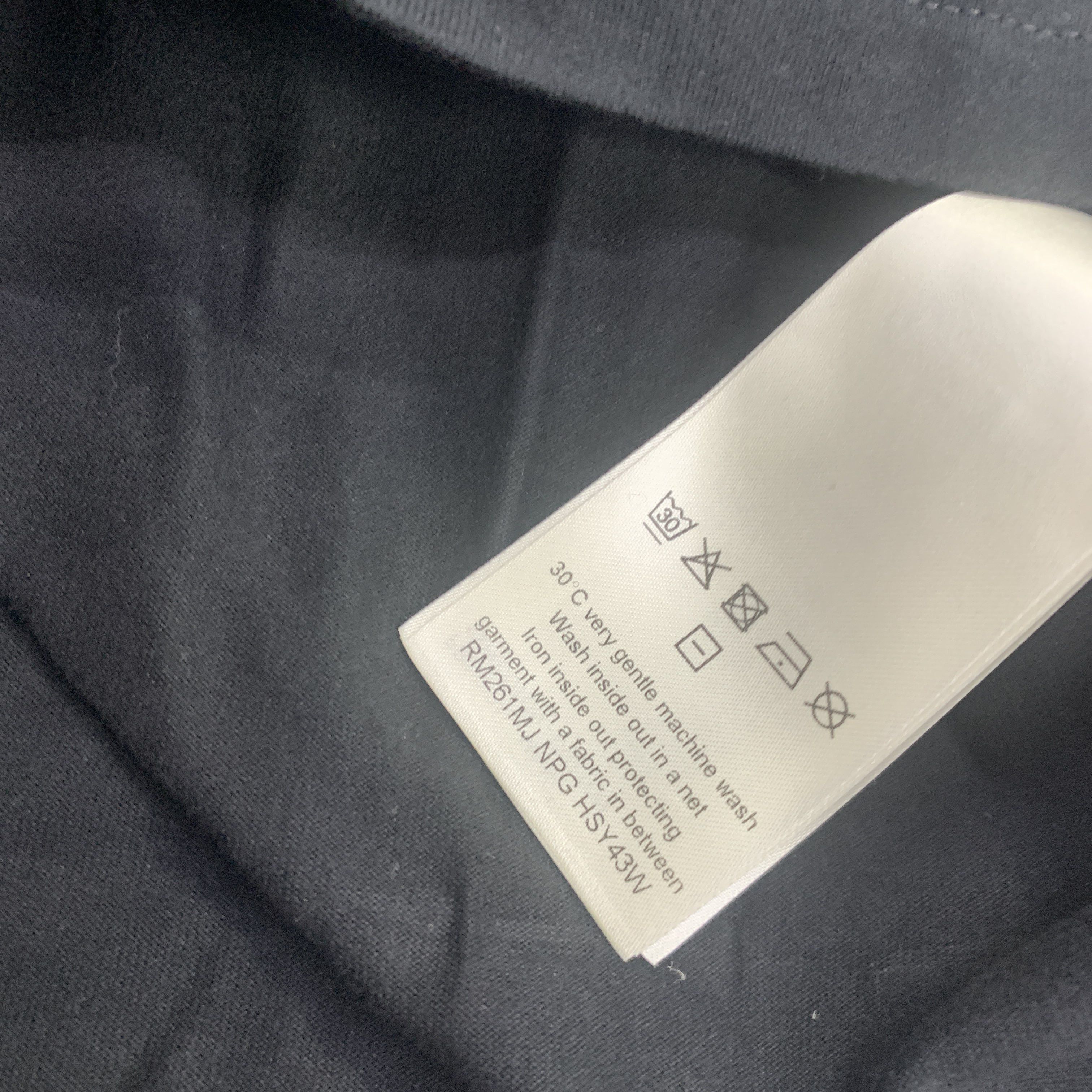 Louis Vuitton Louis Vuitton Logo Long Sleeve T-Shirt Size L Size US L / EU 52-54 / 3 - 4 Thumbnail