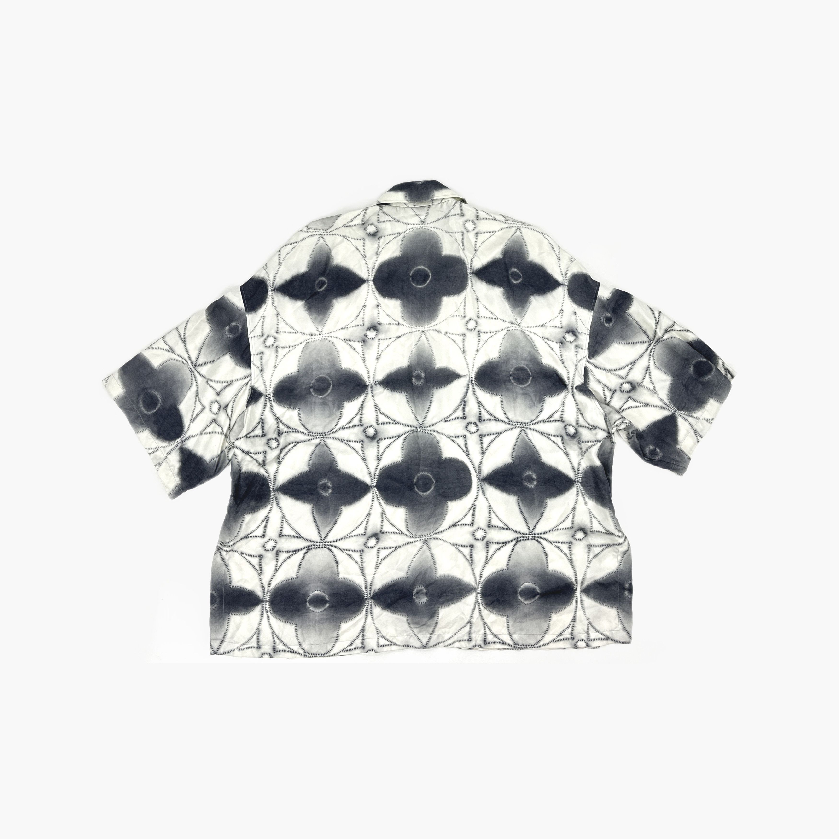 Louis Vuitton Louis Vuitton Monogram Silk Shirt XL Size US XL / EU 56 / 4 - 2 Thumbnail