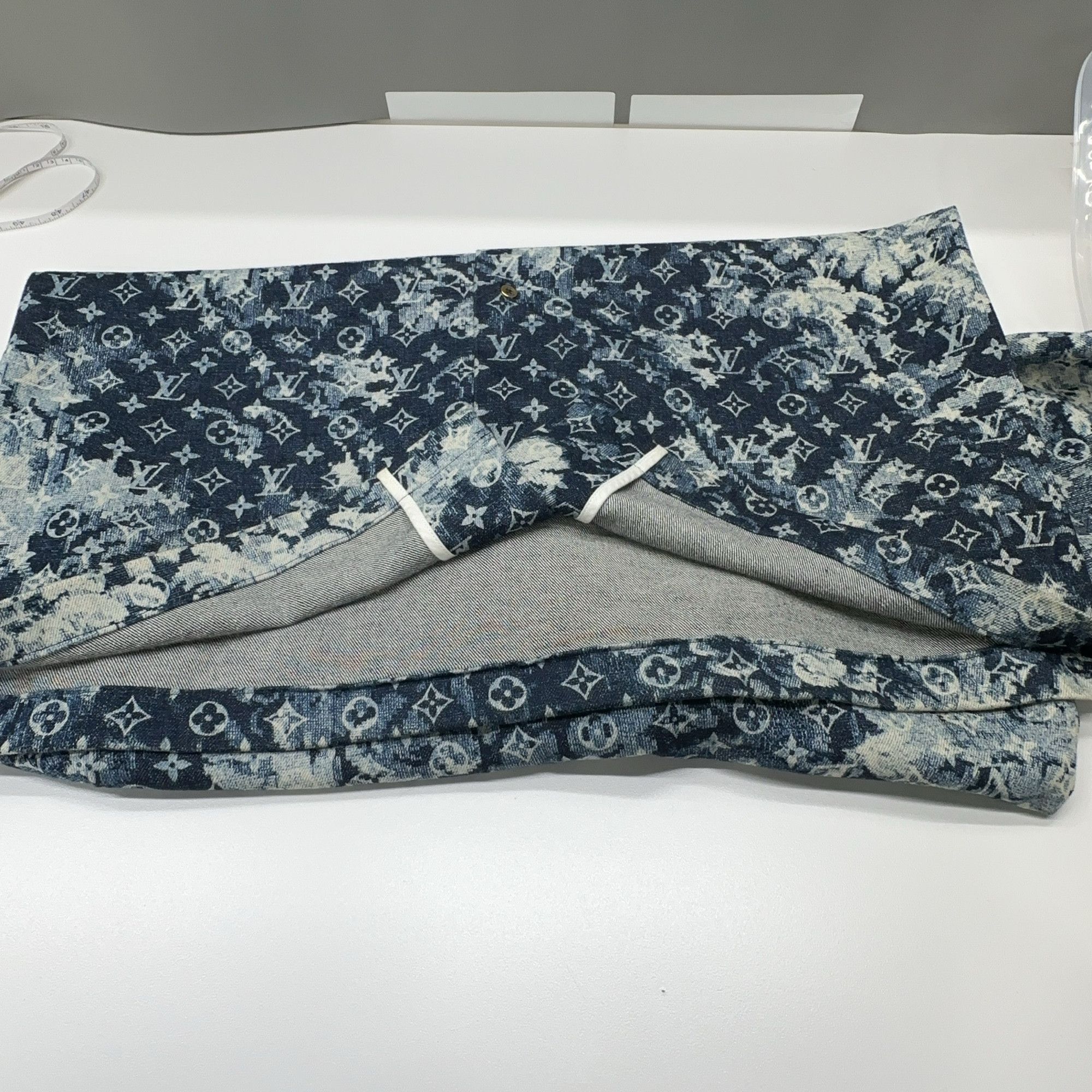 Louis Vuitton Louis Vuitton Monogram Denim Shirt Size M Size US M / EU 48-50 / 2 - 8 Thumbnail