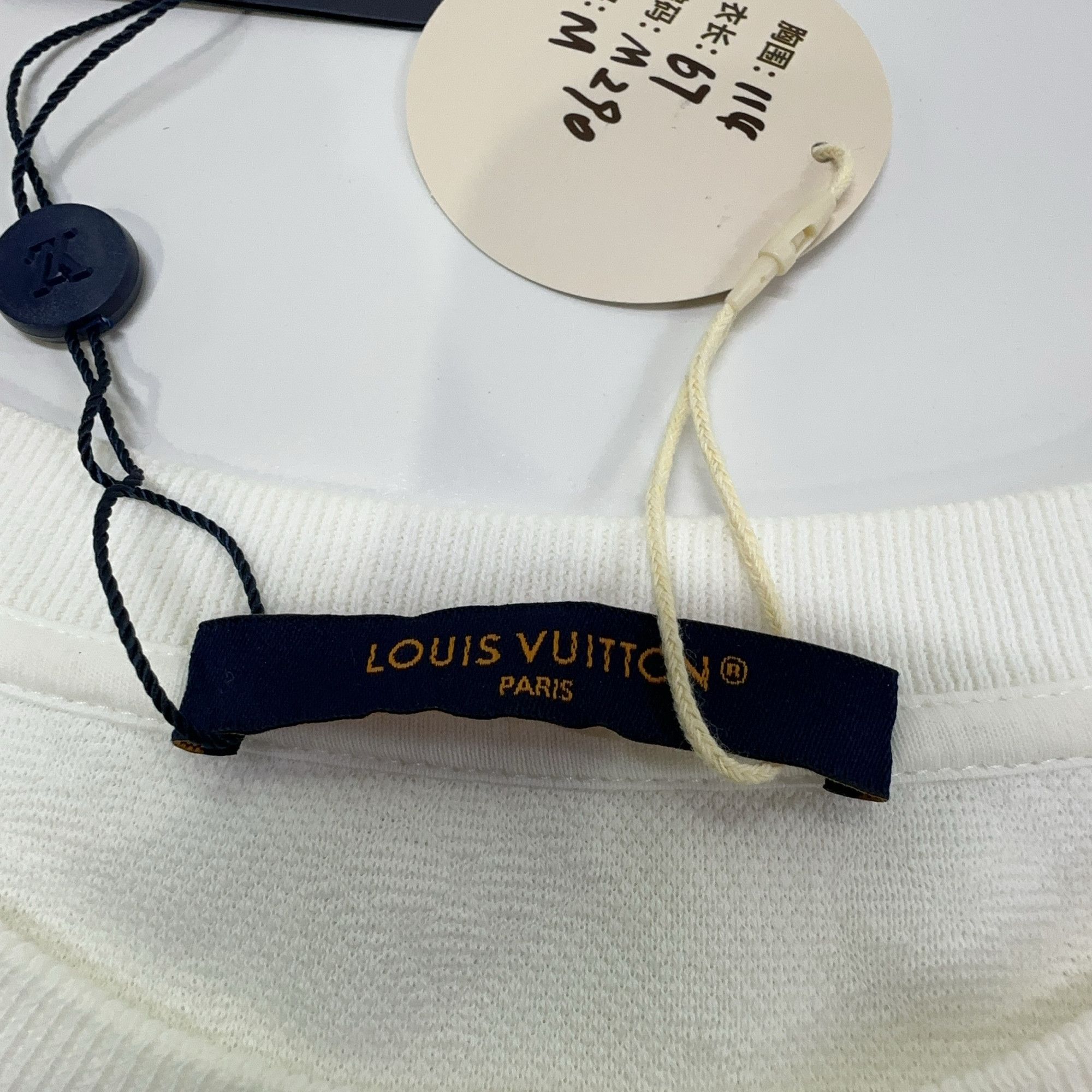 Louis Vuitton Louis Vuitton Monogram Texture Pocket T-Shirt Size M Size US M / EU 48-50 / 2 - 4 Thumbnail