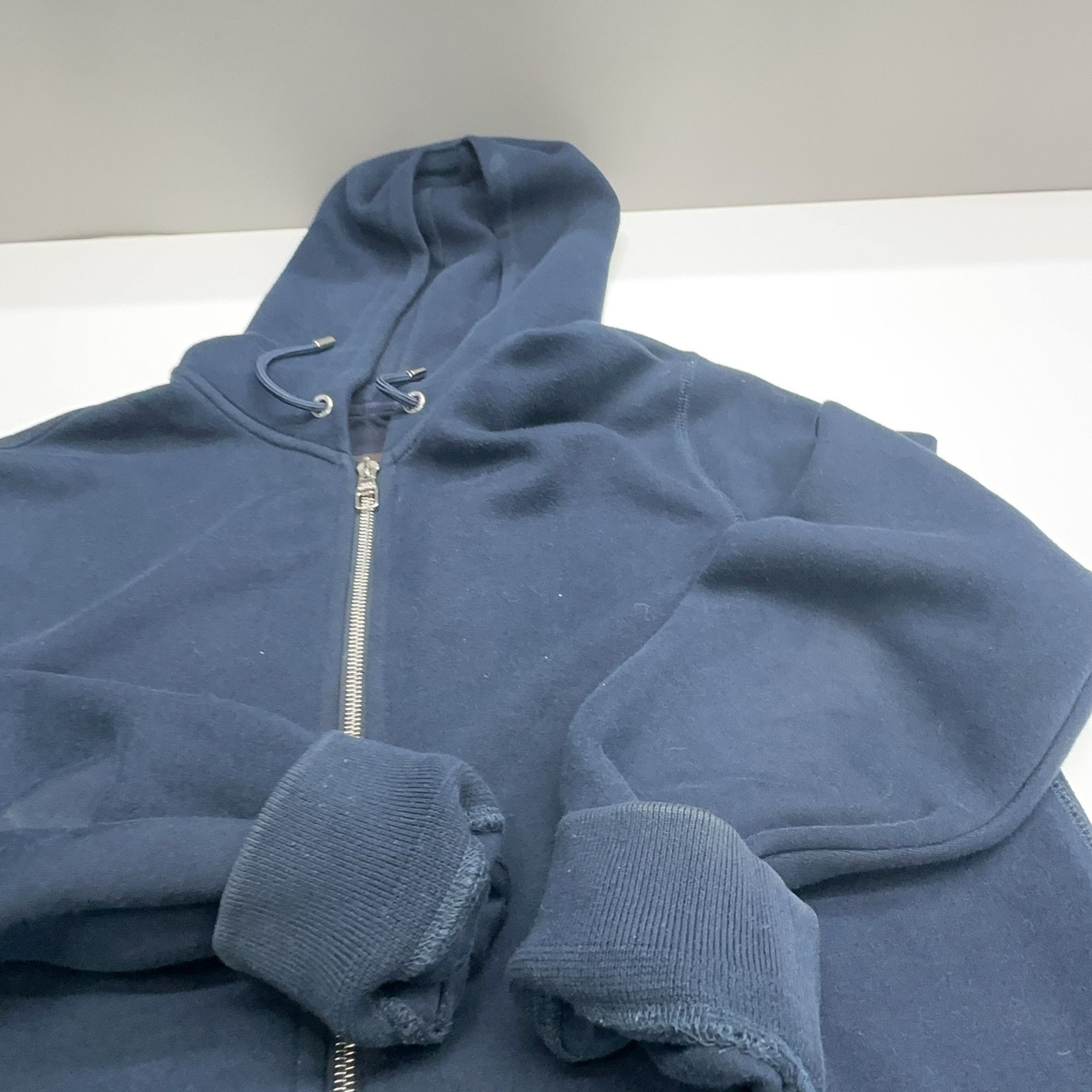 Louis Vuitton Louis Vuitton Small Logo Zip Hoodie Size S Size US S / EU 44-46 / 1 - 13 Thumbnail
