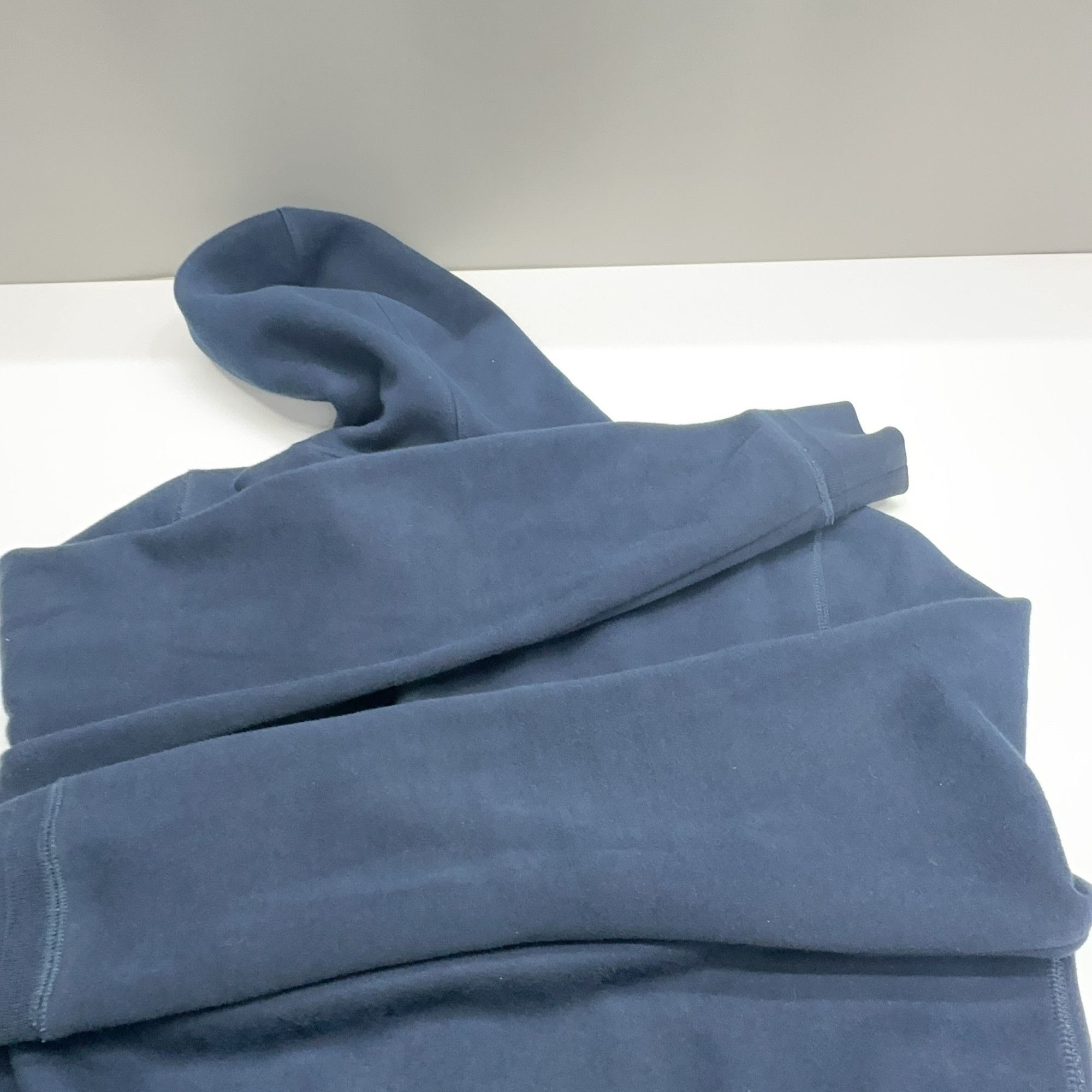 Louis Vuitton Louis Vuitton Small Logo Zip Hoodie Size S Size US S / EU 44-46 / 1 - 14 Thumbnail