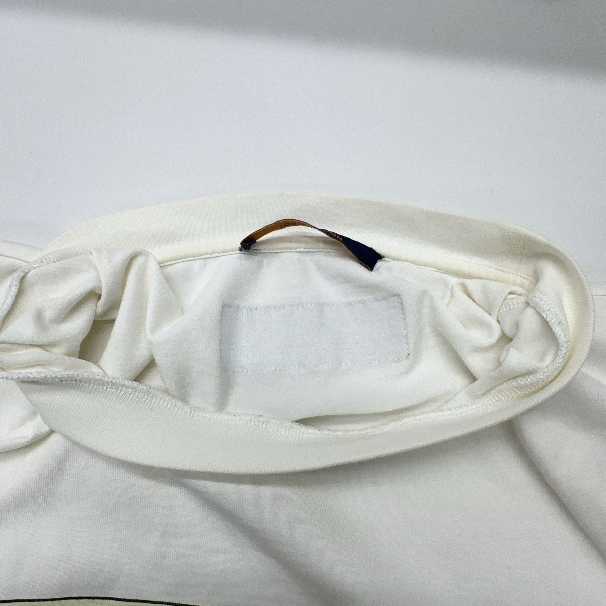 Louis Vuitton Louis Vuitton Handle With Care T-Shirt Size S Size US S / EU 44-46 / 1 - 5 Thumbnail