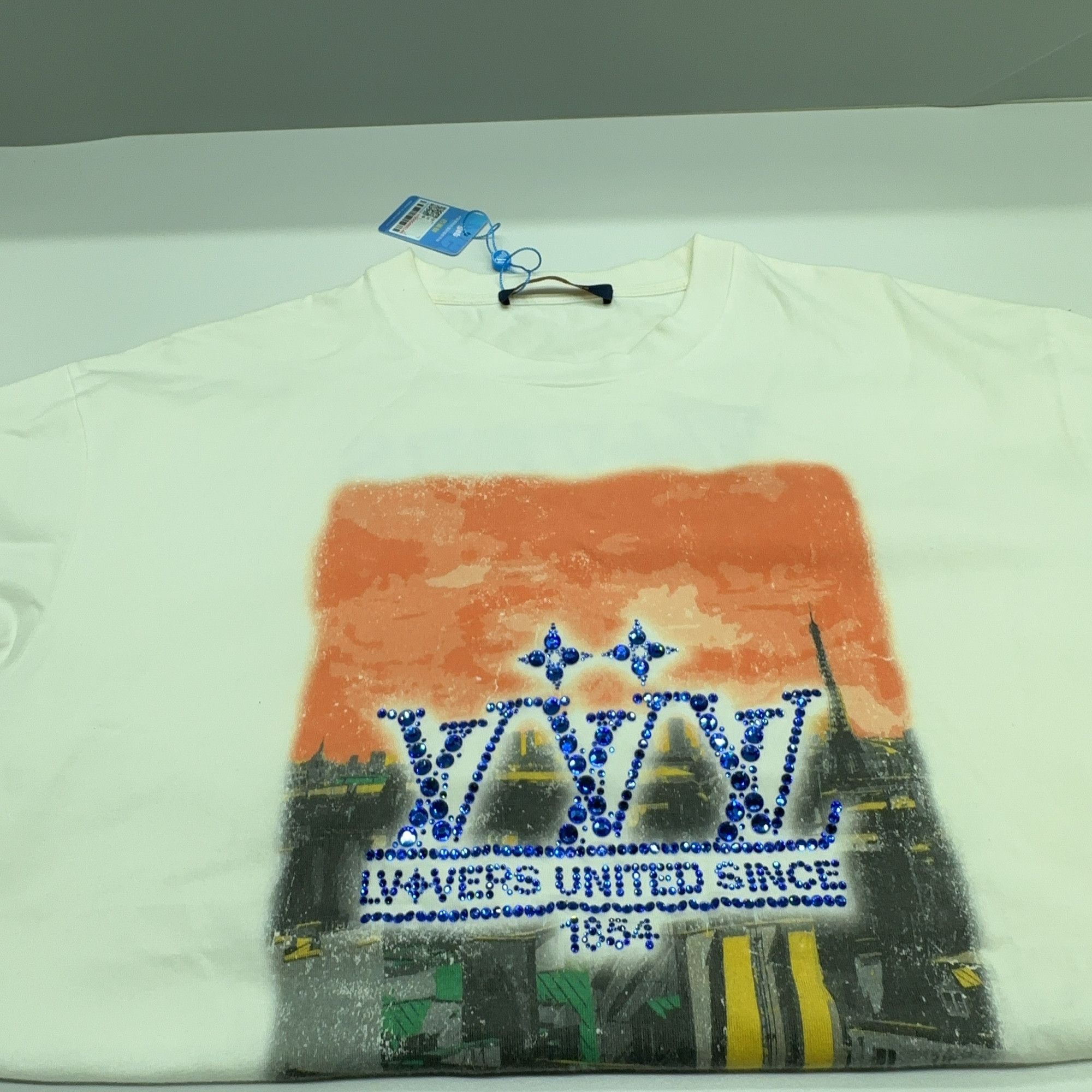 Louis Vuitton Louis Vuitton Rhinestone Logo Graphic T-Shirt Size L Size US L / EU 52-54 / 3 - 6 Thumbnail