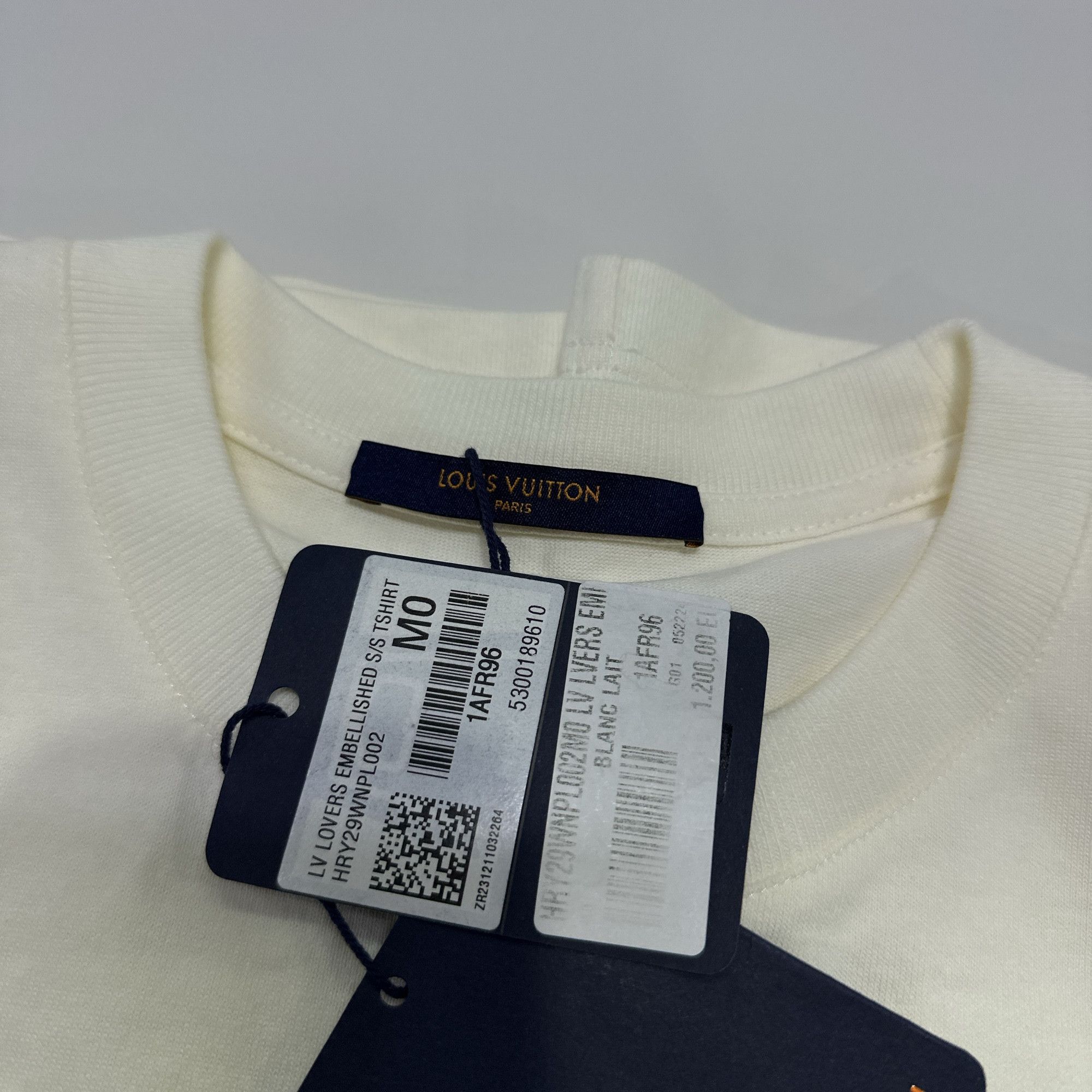 Louis Vuitton Louis Vuitton LV Lovers Embroidered T-Shirt Size M Size US M / EU 48-50 / 2 - 3 Thumbnail