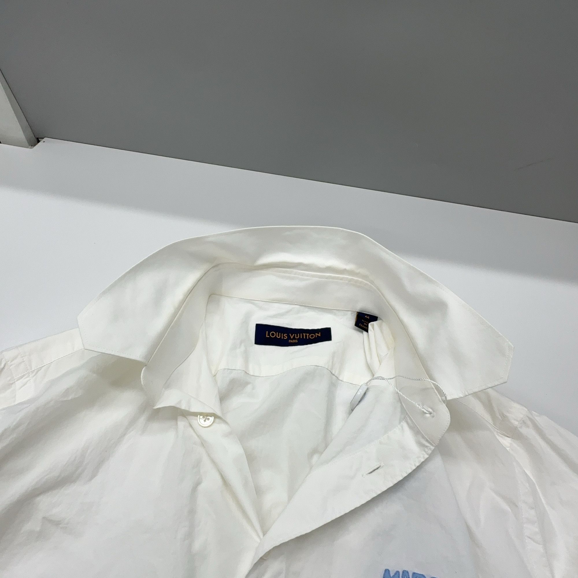 Louis Vuitton Louis Vuitton Logo Print Shirt Size M Size US M / EU 48-50 / 2 - 5 Thumbnail