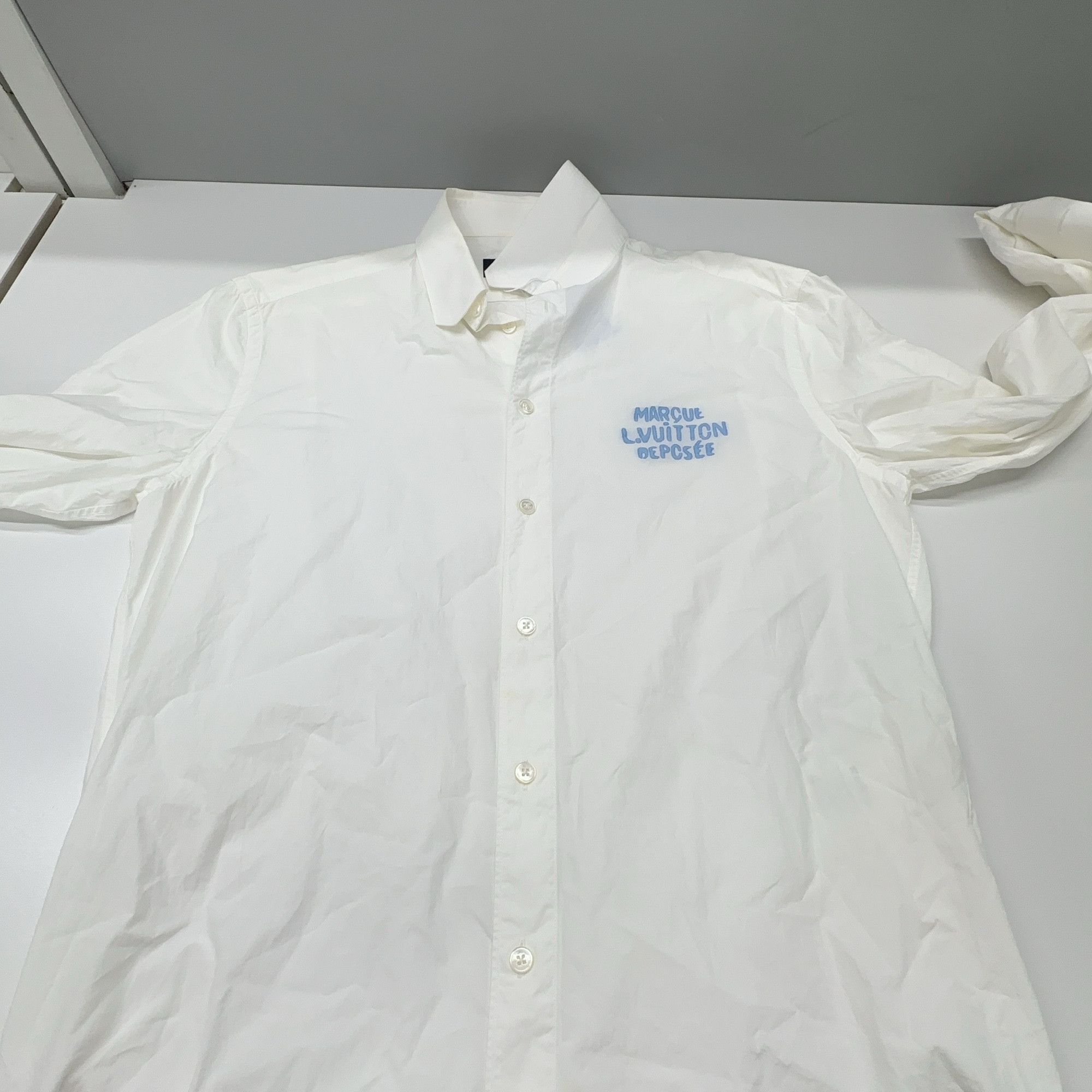 Louis Vuitton Louis Vuitton Logo Print Shirt Size M Size US M / EU 48-50 / 2 - 6 Thumbnail